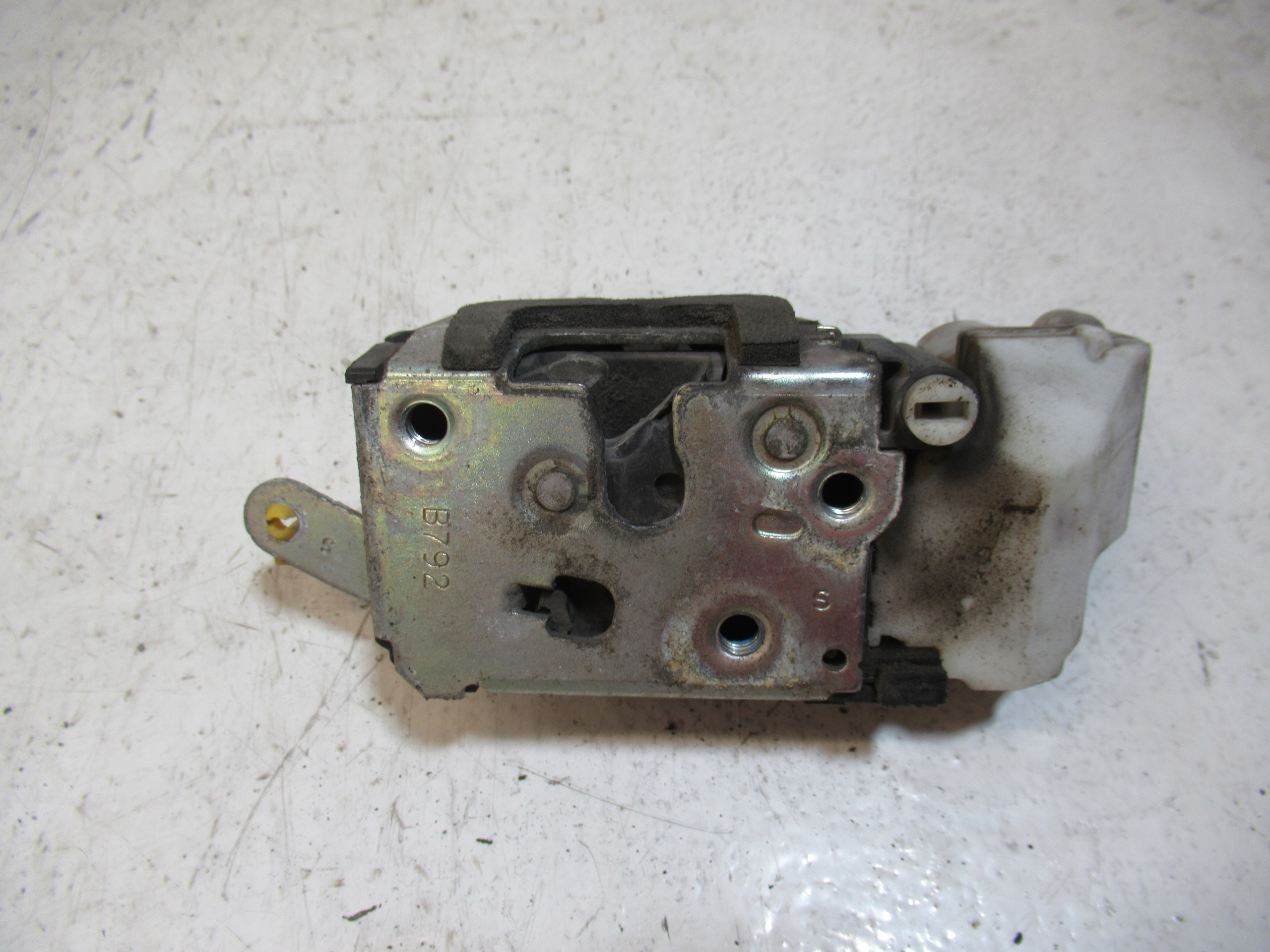 lock door left rear part rear ALFA ROMEO 147 2003