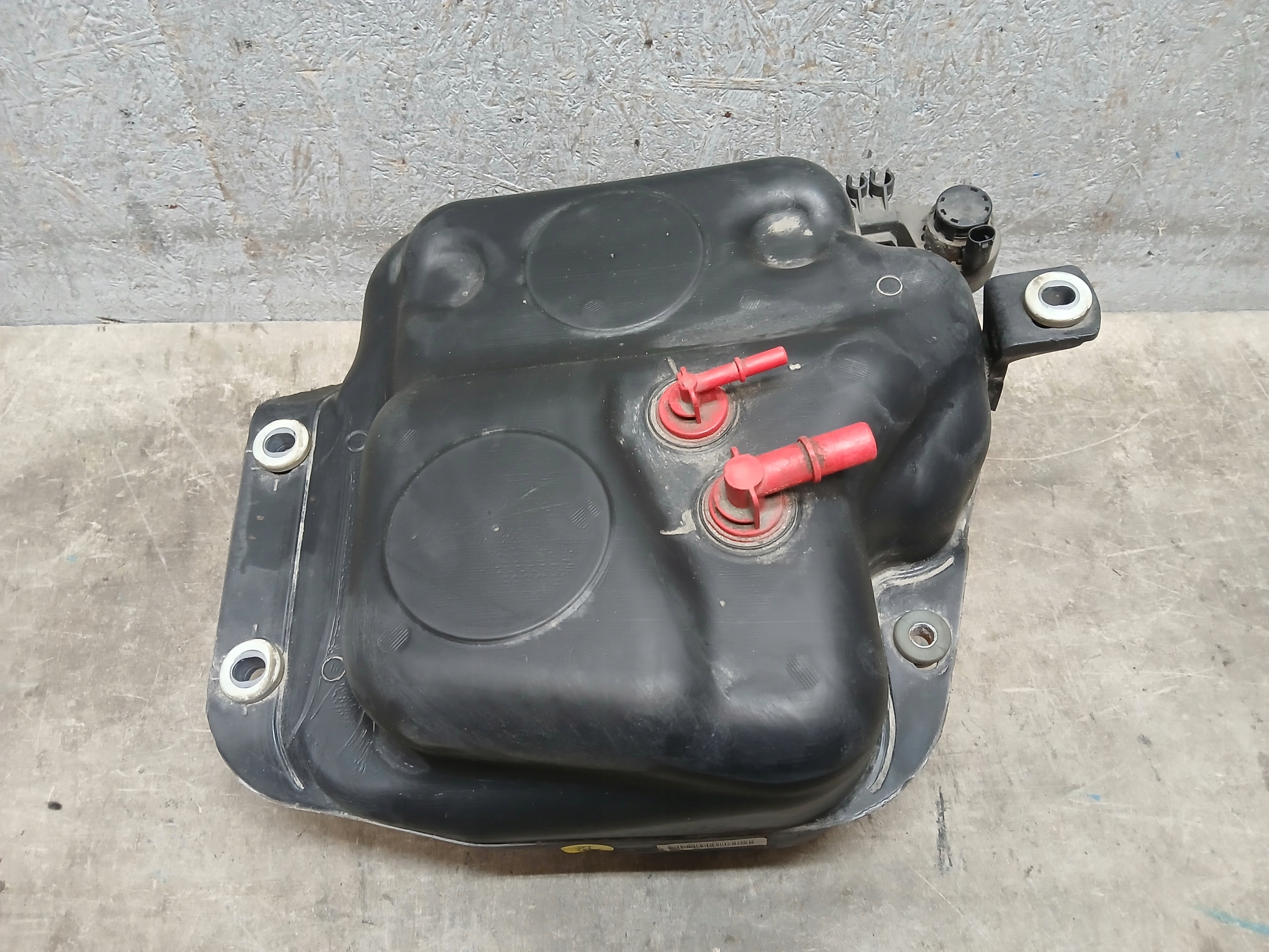Behälter ADBLUE AUDI A4 B8 8K A5 8T 8K0131878