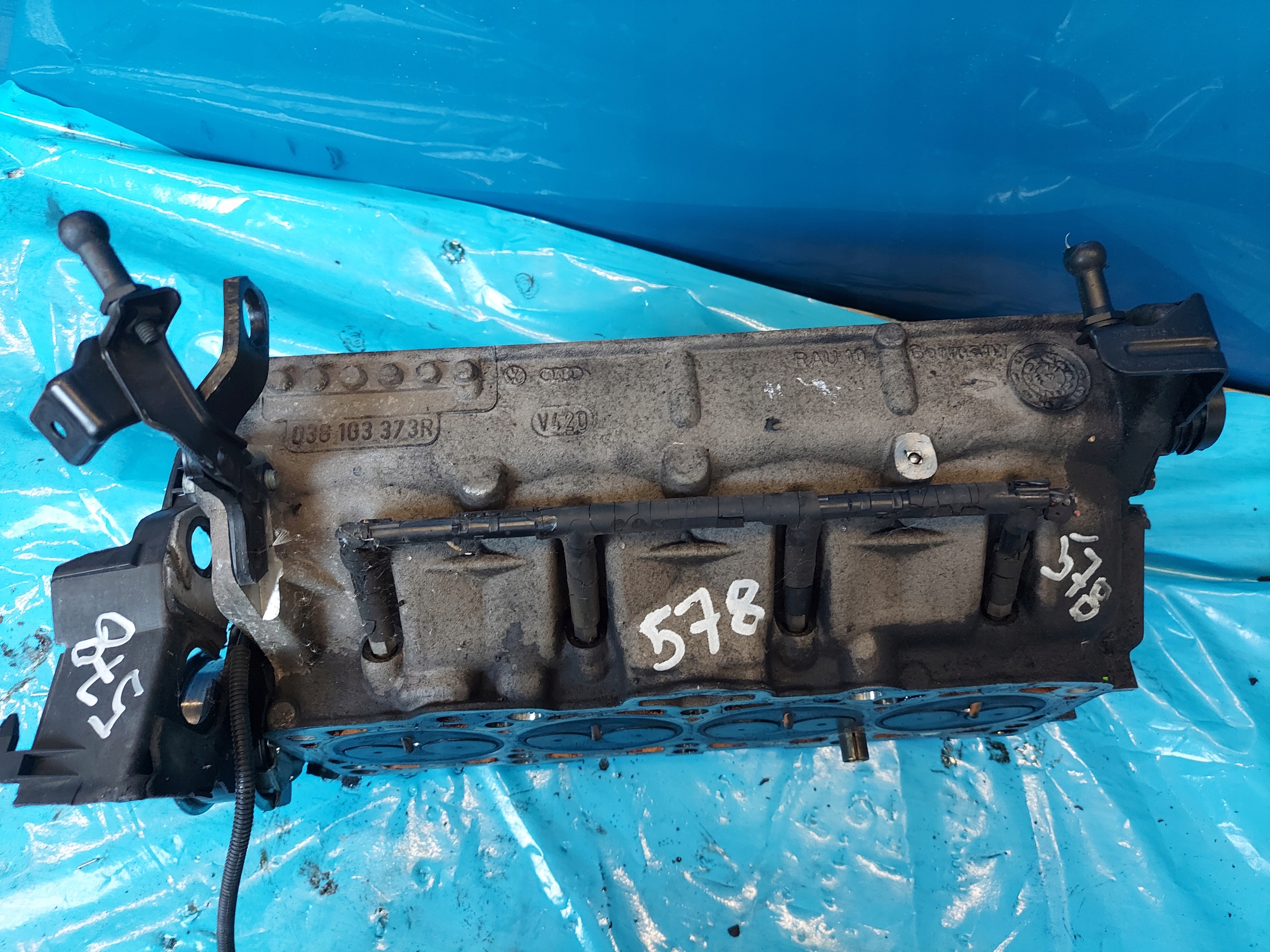 glava PASSAT B5 FL 1.9 TDI 038103373R