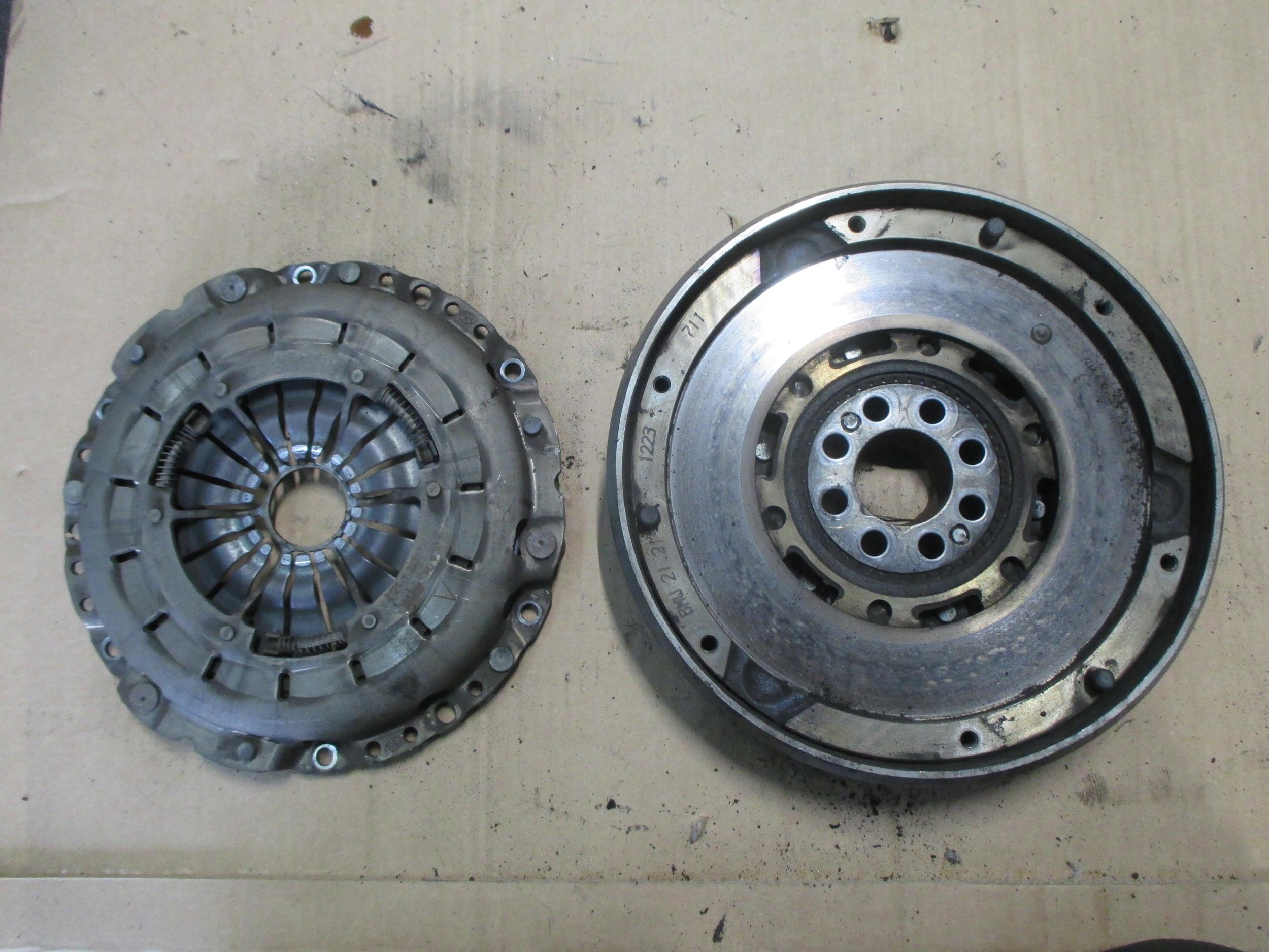 1223711 - BMW E46 1.9 98-05 двомасове колесо зчеплення