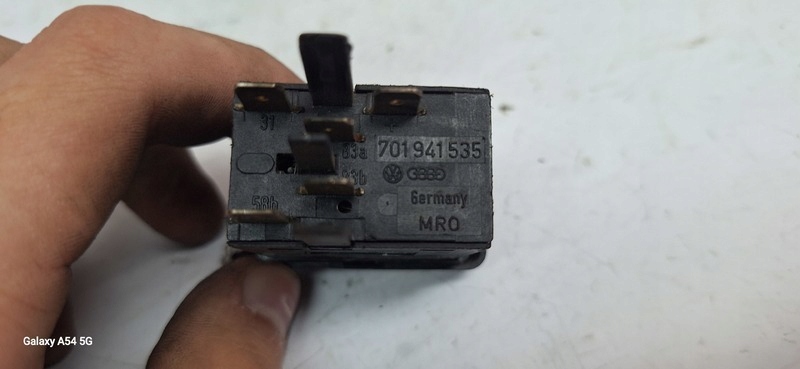 Interrupteur commande phares feux PRZECIWMGLOWYCH VW TRANSPORTER 701941535