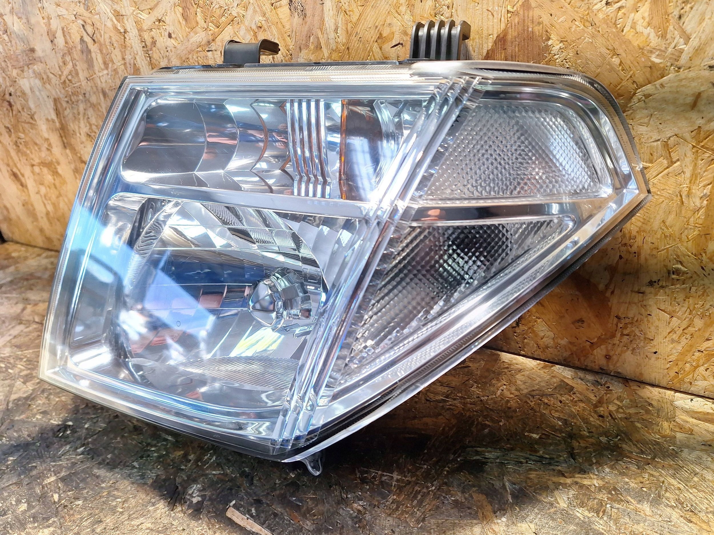 light left front NISSAN PATHFINDER R51 05-10 EUROPA