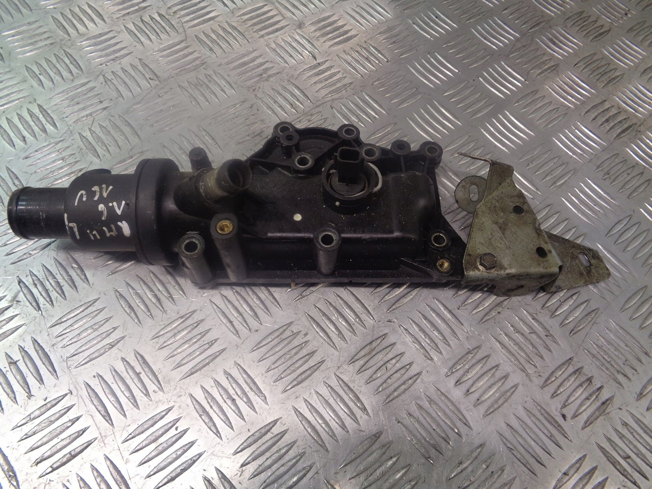 OBUDOWA TERMOSTATU RENAULT MEGANE II 1.6