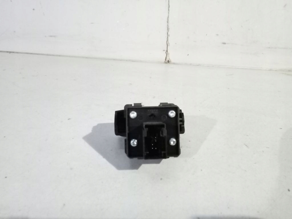 Citroen C4 Picasso and button electric brake