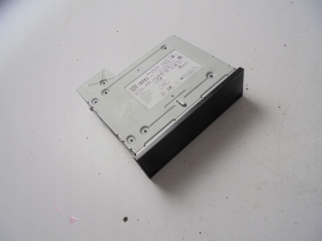 Audi OE 82A035043