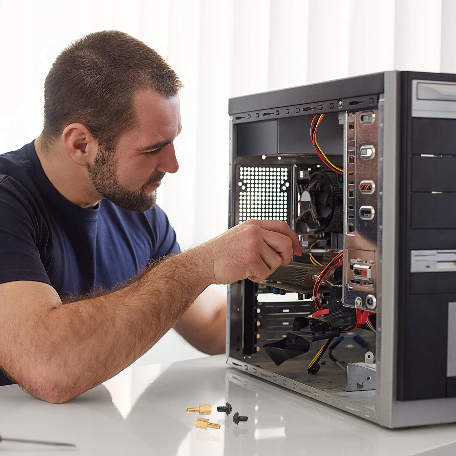 M3 ŚRUBY DO PŁYTY GŁÓWNEJ STOJAK DO MONTAŻU MONITORA BIUROWEGO Liczba elementów w zestawie 1 szt.