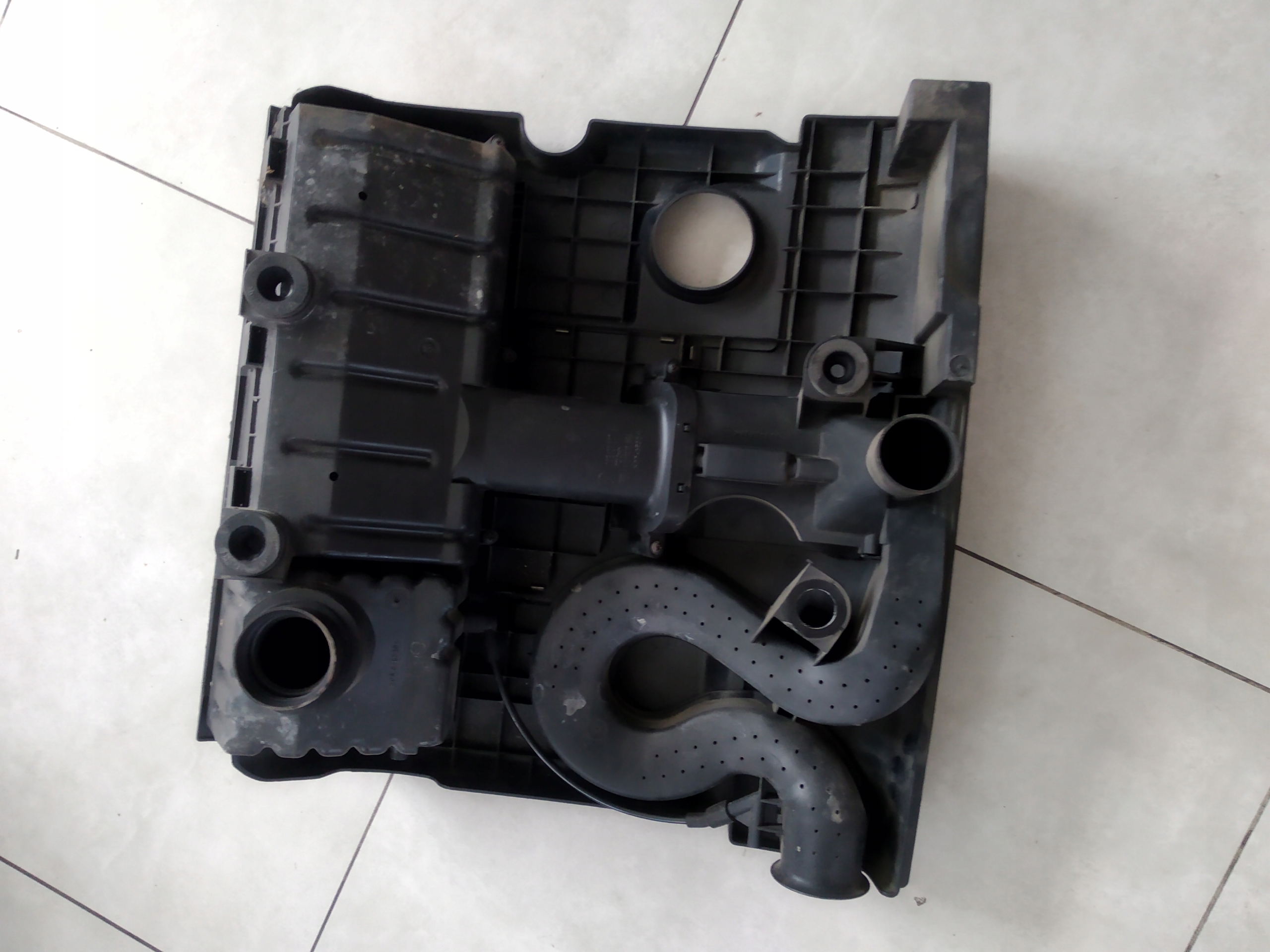 OSŁONA GÓRNA SILNIKA SKODA FABIA VW SEAT AUDI 1.2 03E129607 Producent części Skoda OE