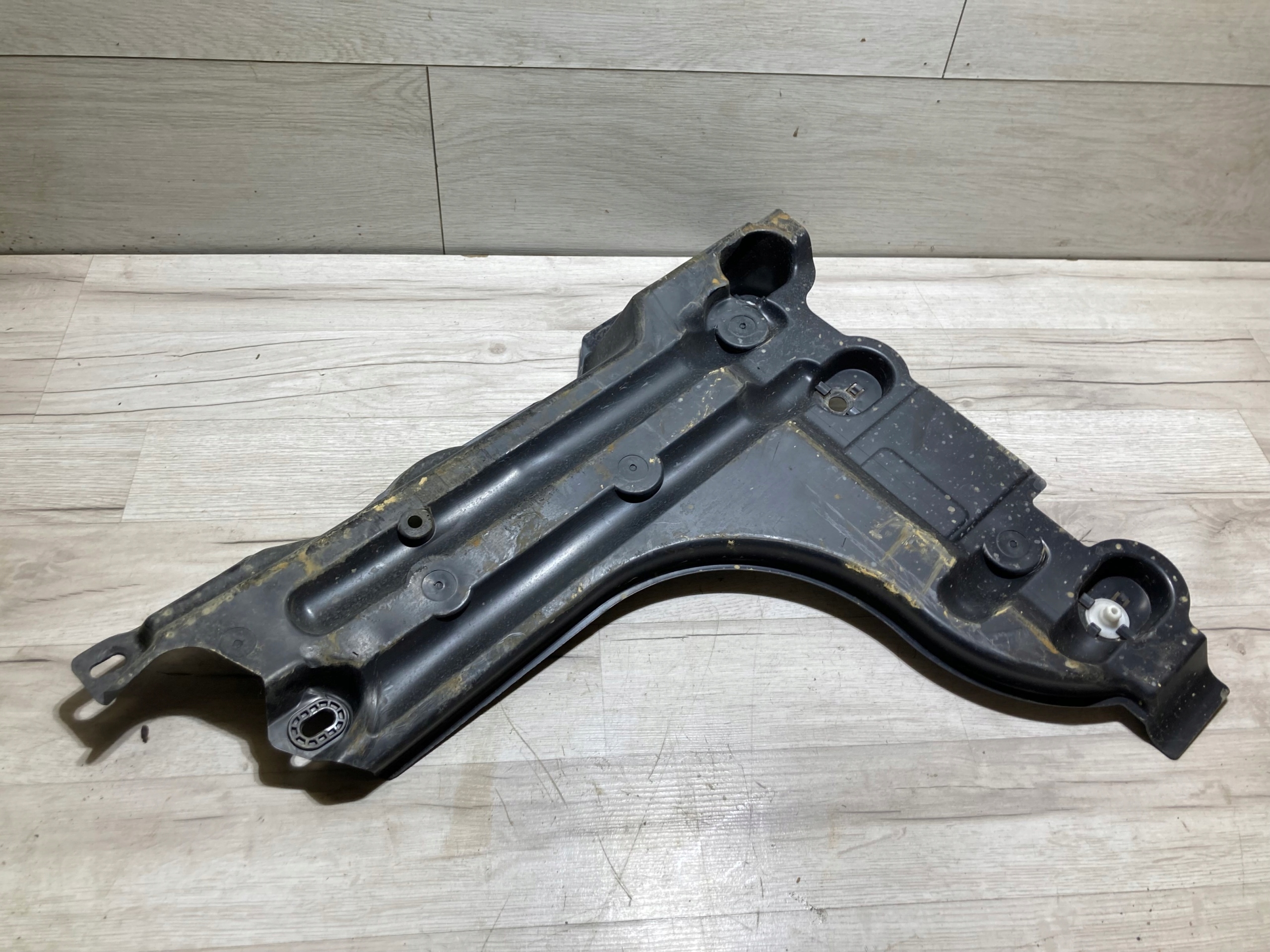 9823547080 - Накладка на пол защитная для Citroen DS3 Crossback 20R.