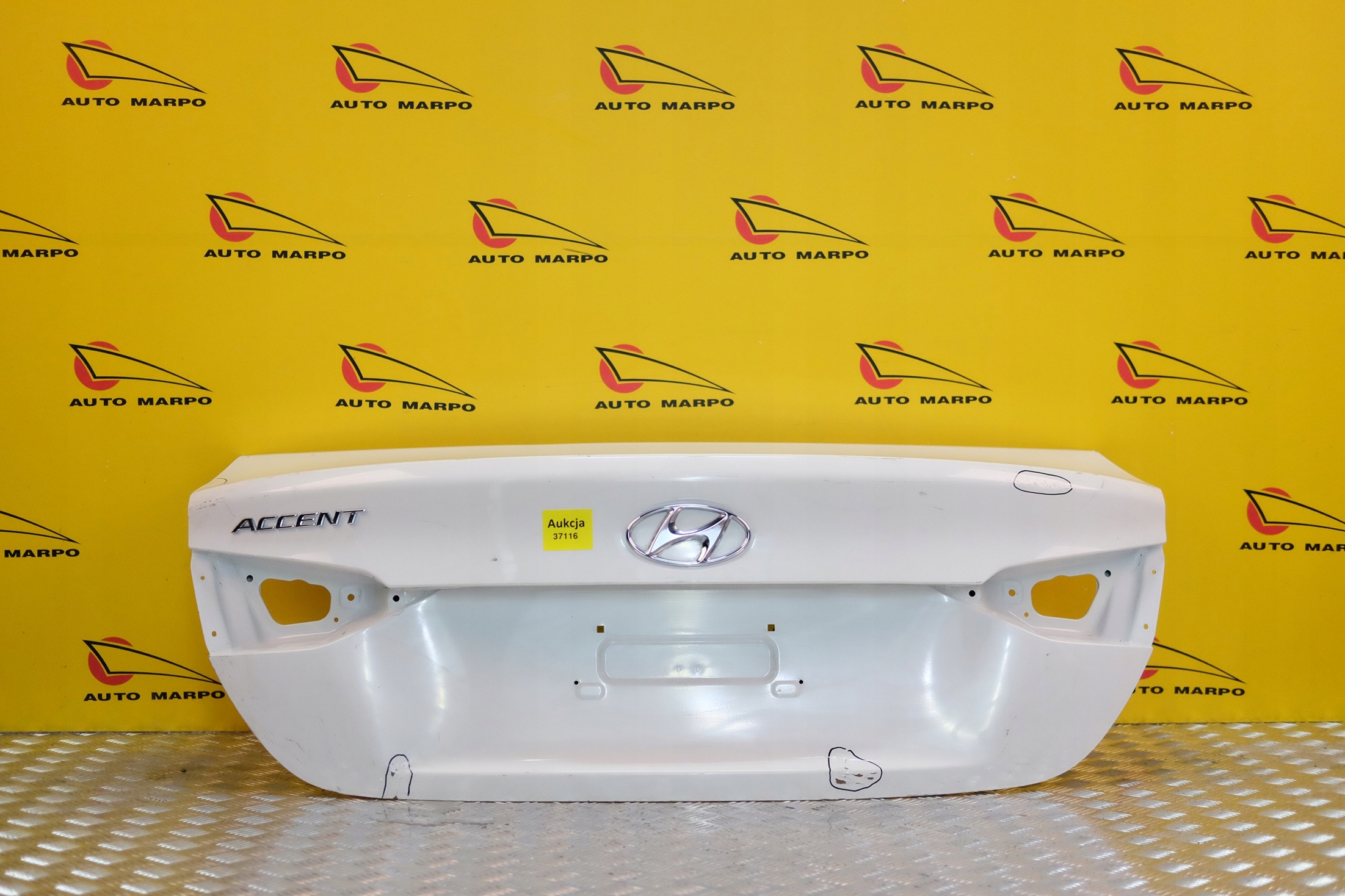 HYUNDAI ACCENT 2018 2019- KLAPA TYŁ BAGAŻNIKA Kolor do lakierowania