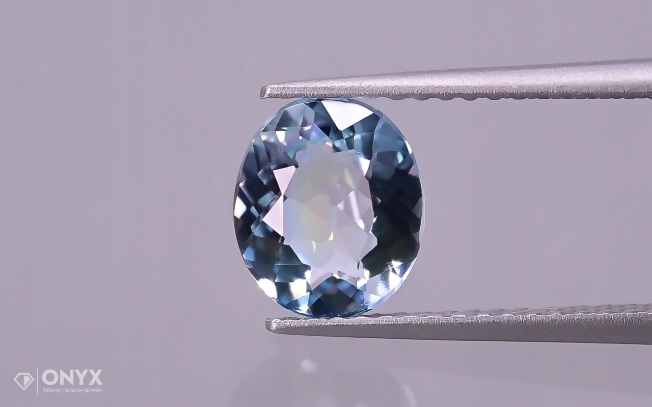 Akvamarín fazetovaný ovál 8x6,5 mm