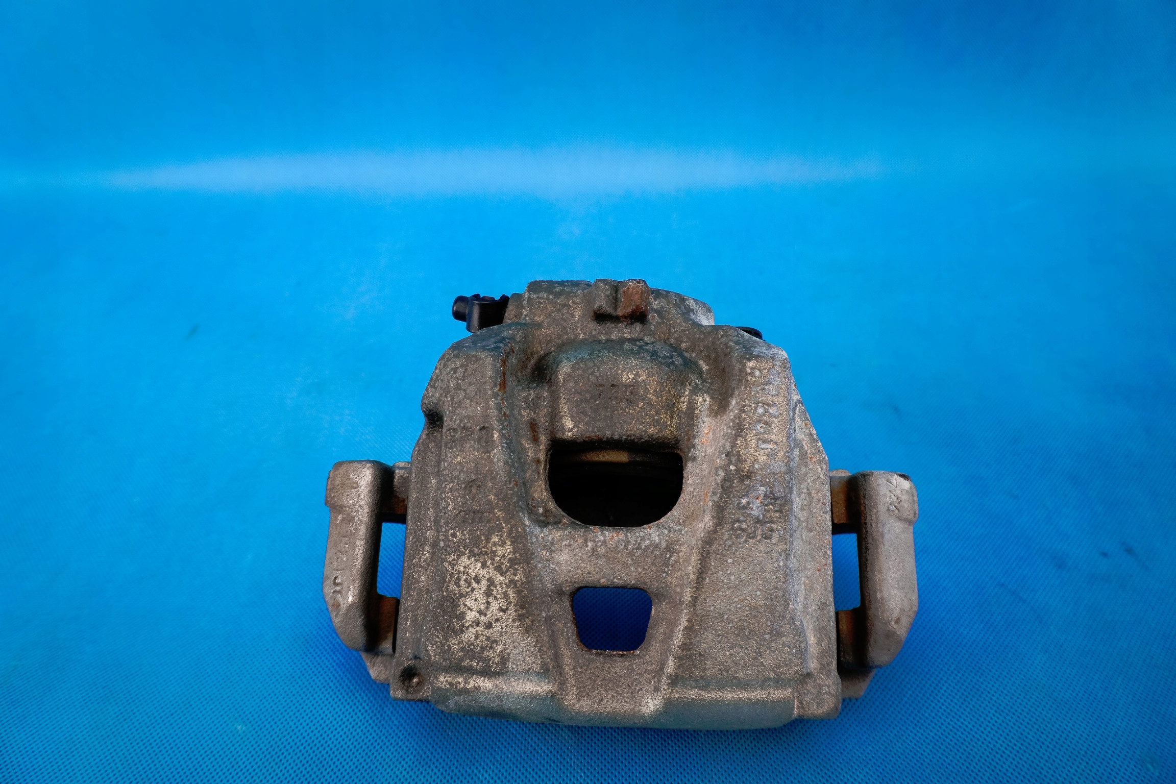 caliper brake front left Audi A4 8K A5 8T 8K0615105AB