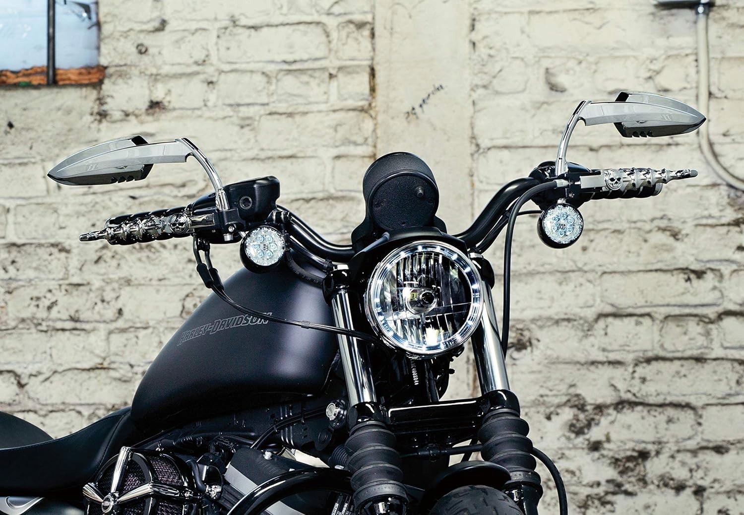 Chrómovaný rám predného svetla s Led 5-3/4 Harley Fxst, XL