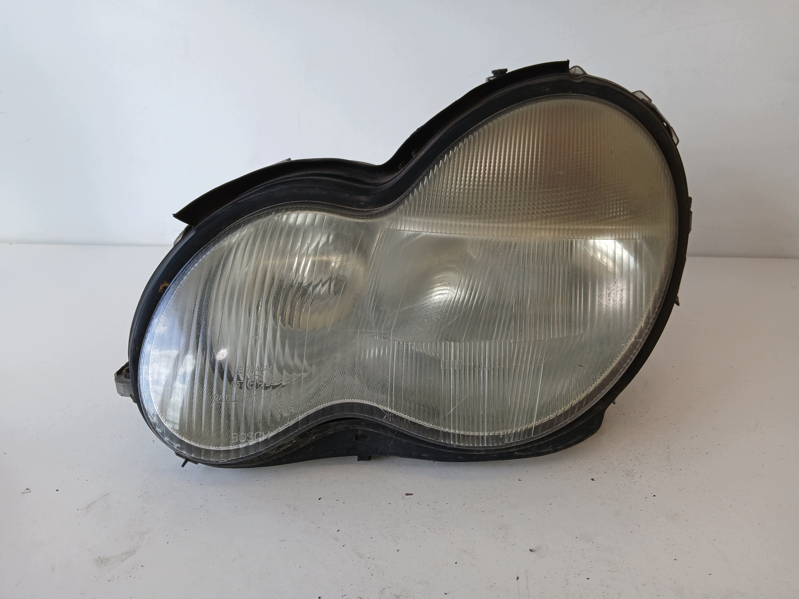 MERCEDES W203 light left front A2038200161