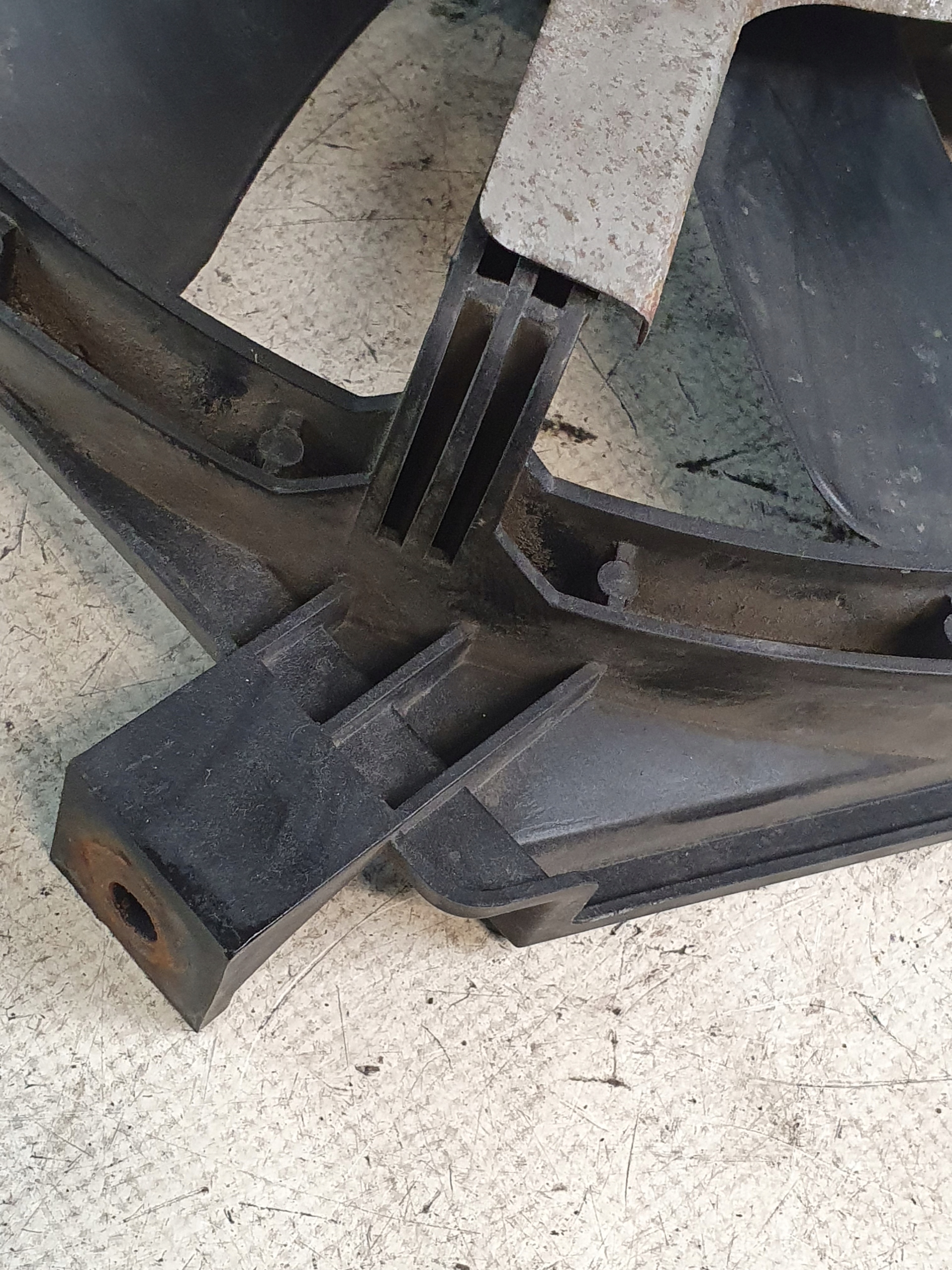 Ventola radiatore FPD5 MAZDA PREMACY e 1.8B 01r.
