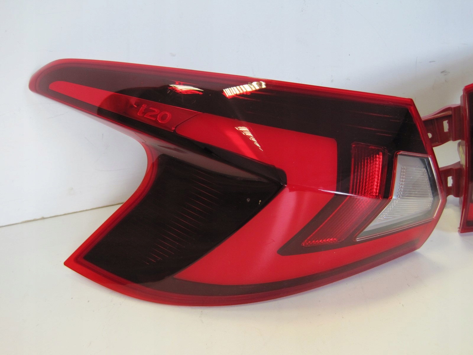 light rear part HYUNDAI I20 LED left 92401-Q0000