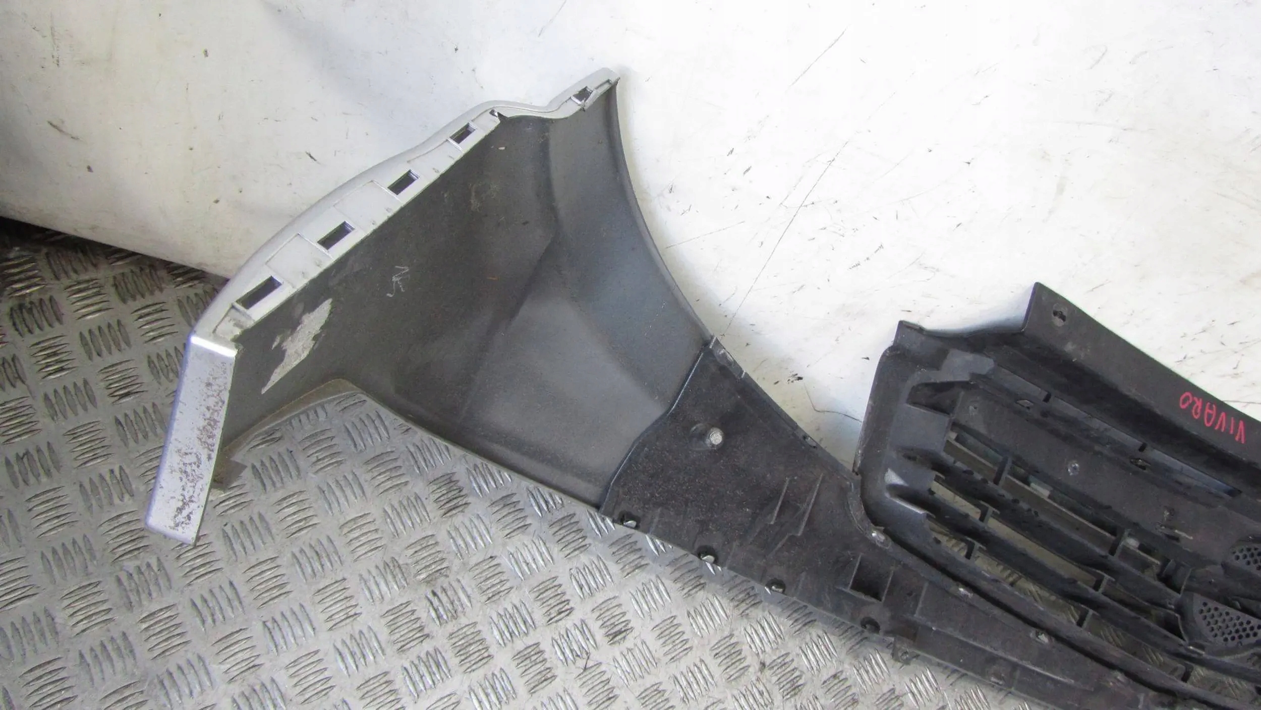 opel Vivaro II решетка радиатора 06-