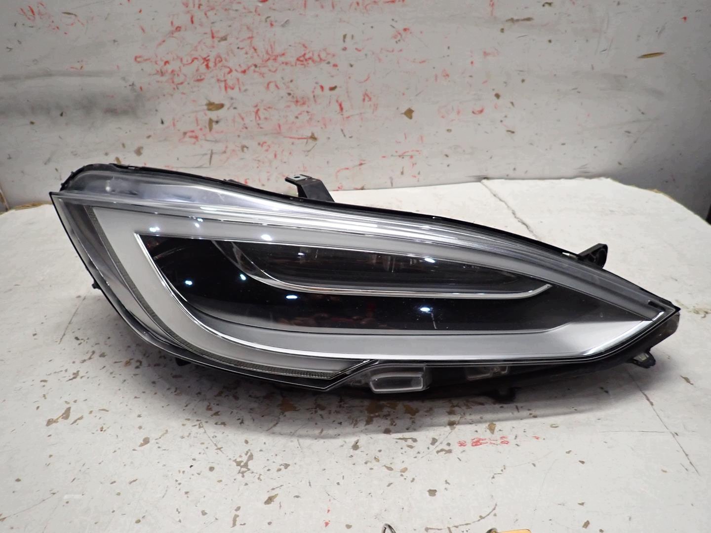 light front front right TESLA S LIFT 2016- FULL LED 1053575-00-C