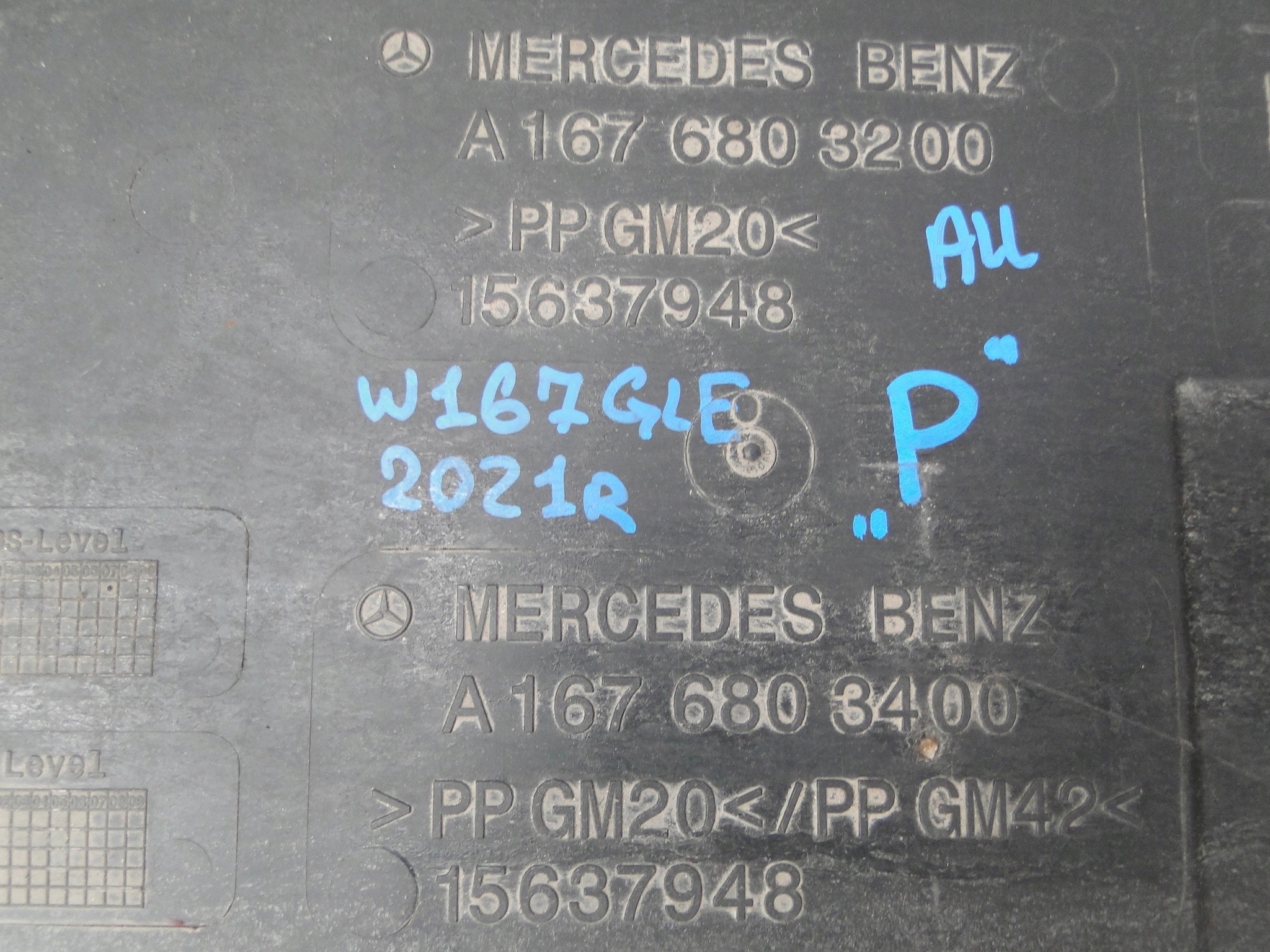 OSŁONA PODWOZIA PRAWA MERCEDES GLE W167 2021 A1676803400 Typ samochodu Samochody osobowe