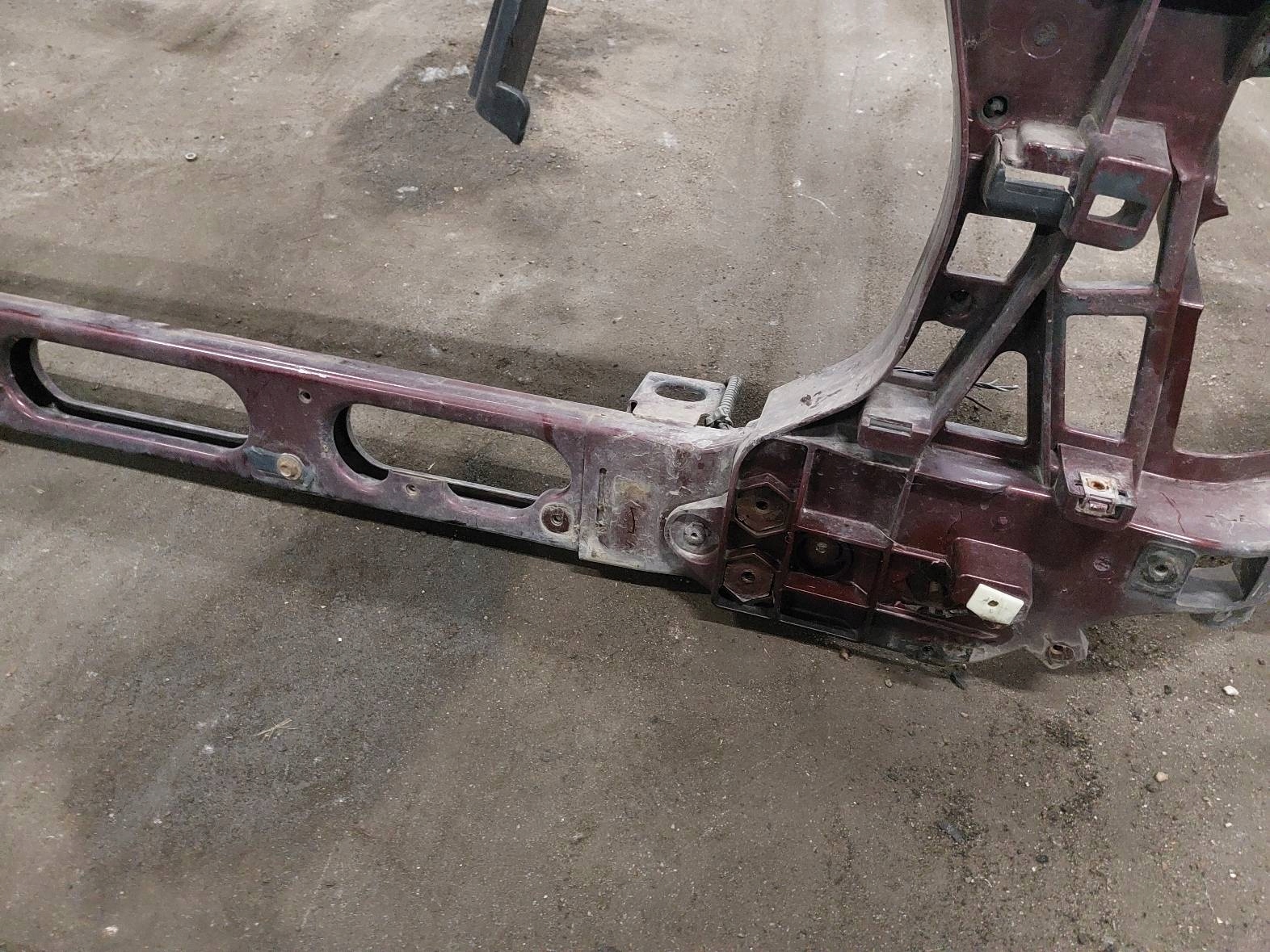 support panel for radiators pillar iron RAM 1500 and LIFT 5.7 KOD LAKIERU: PRV