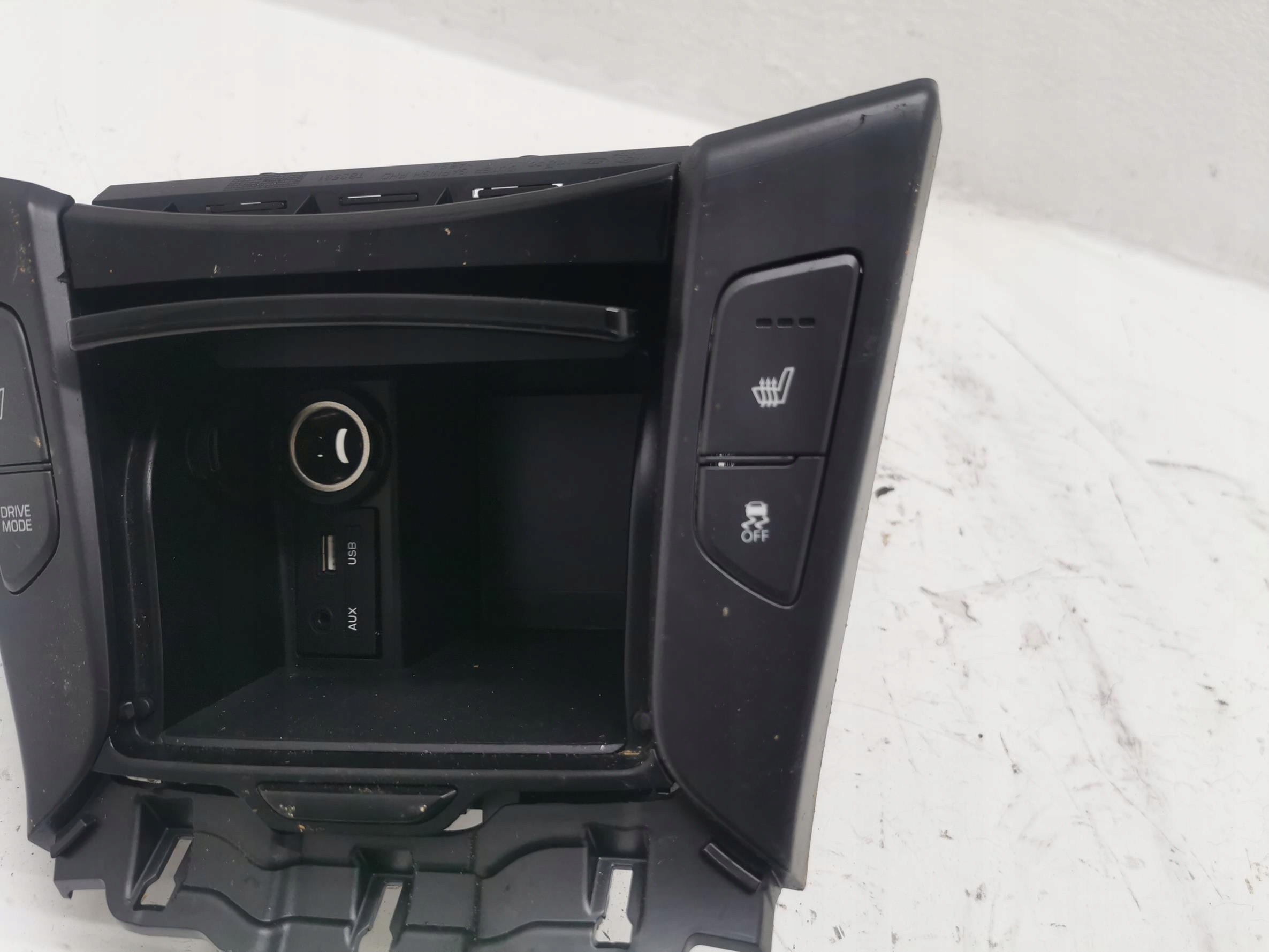 passenger compartment consoles HYUNDAI I40 84630-3Z655 11-19