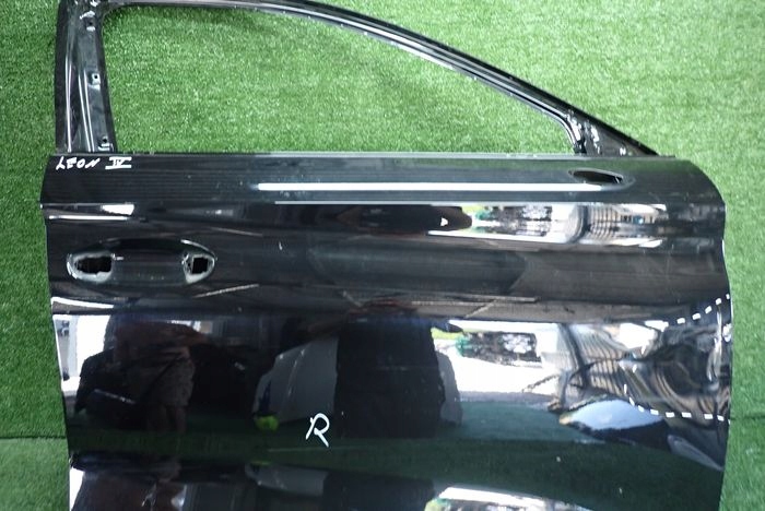 SEAT LEON IV dveře pravé přední předek