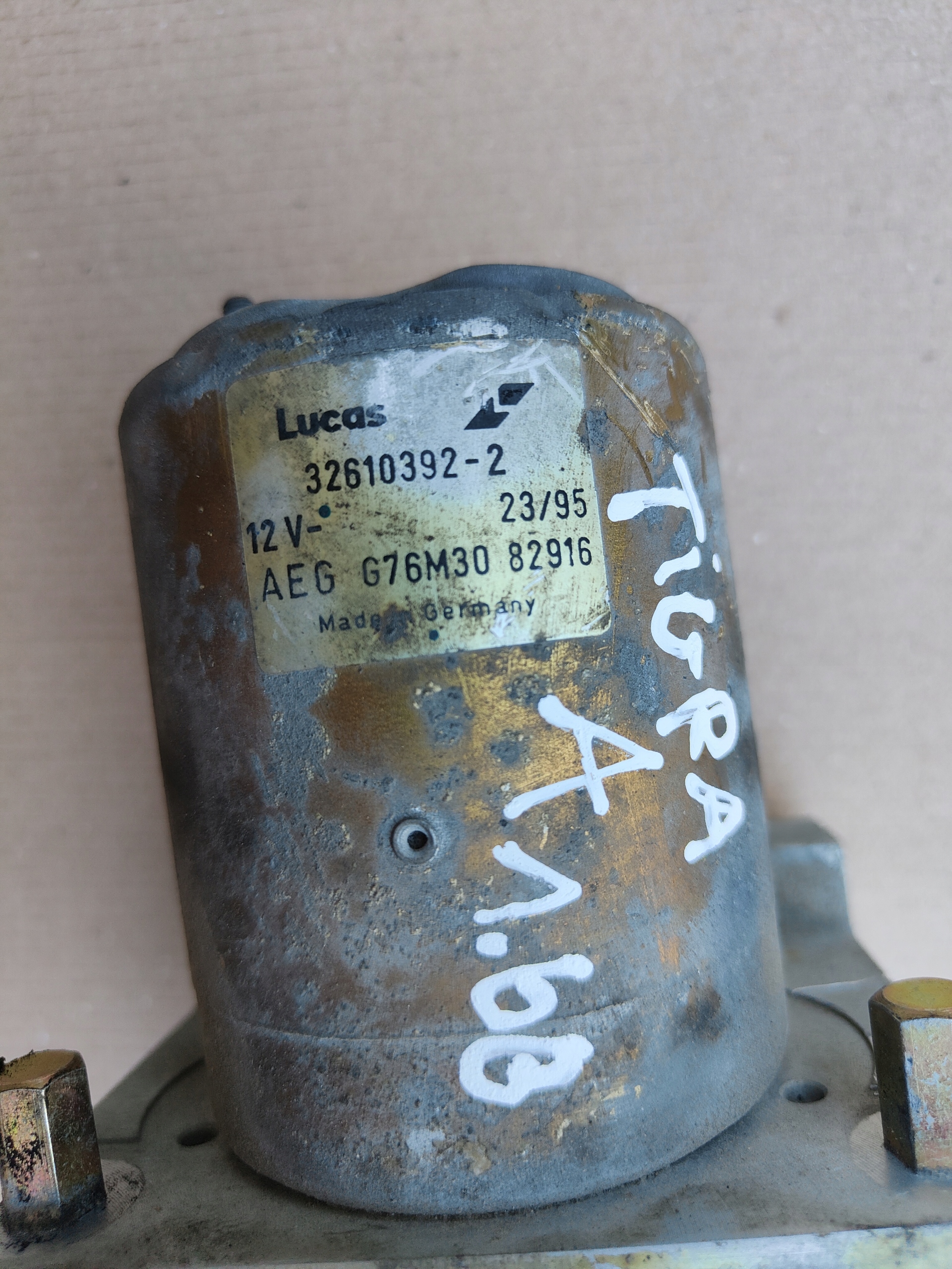 насос ABS opel TIGRA a Astra 32610392-2