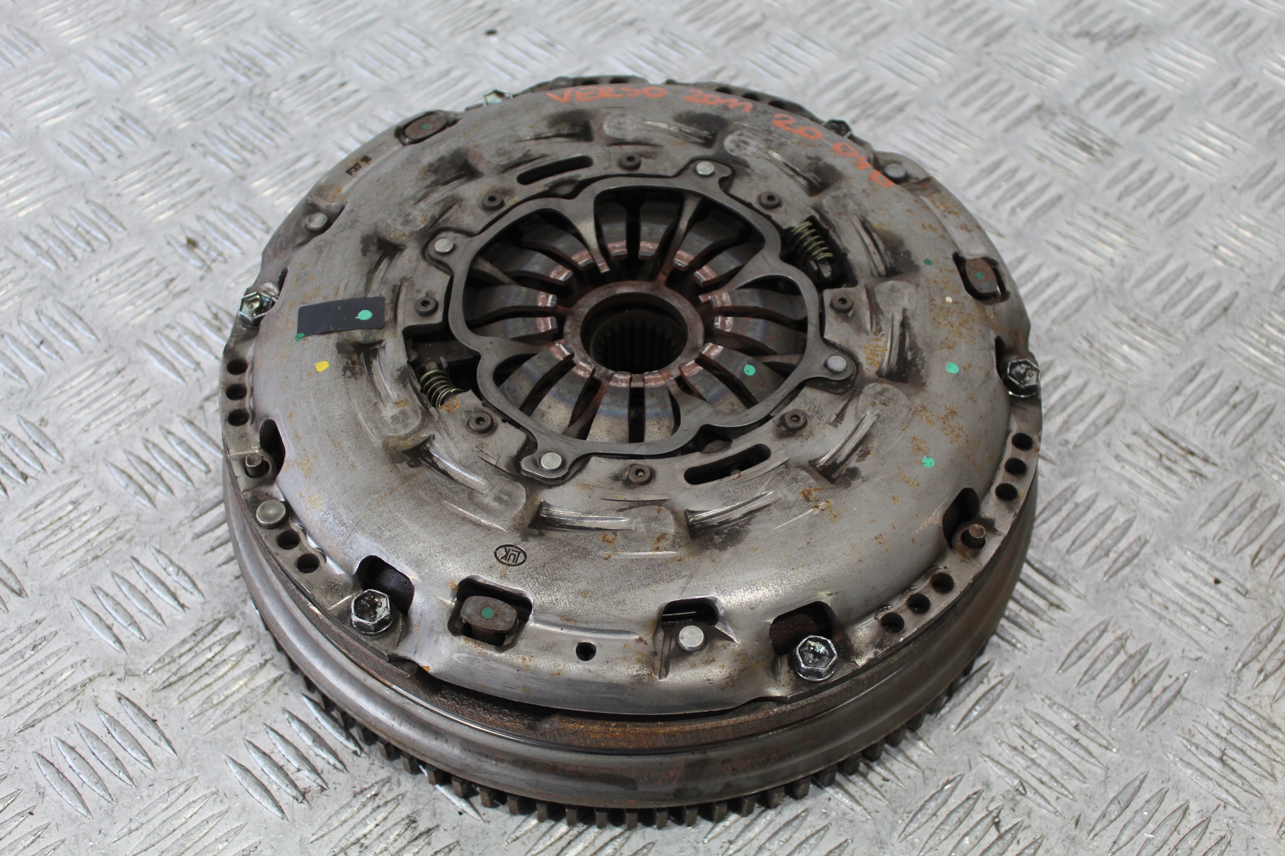 Embrayage Disque de pression DWUMAS TOYOTA VERSO 09