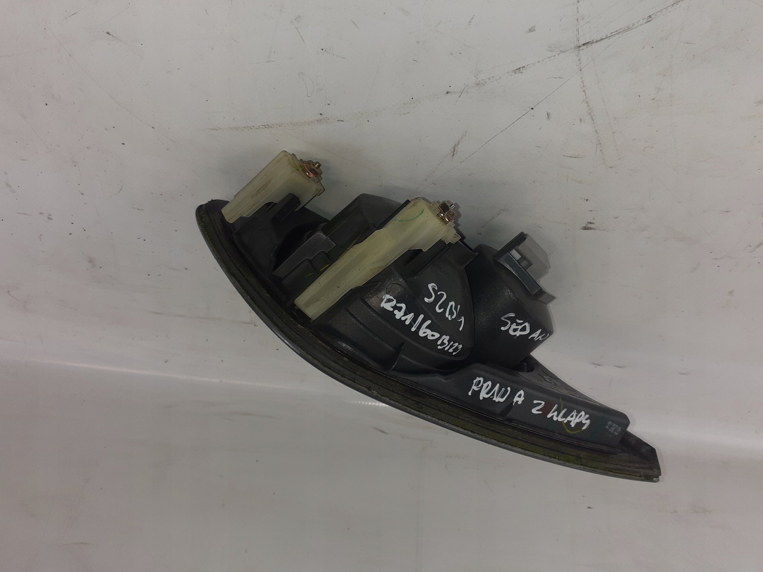 light rear part rear right to the bonnet MAZDA 6 sedan