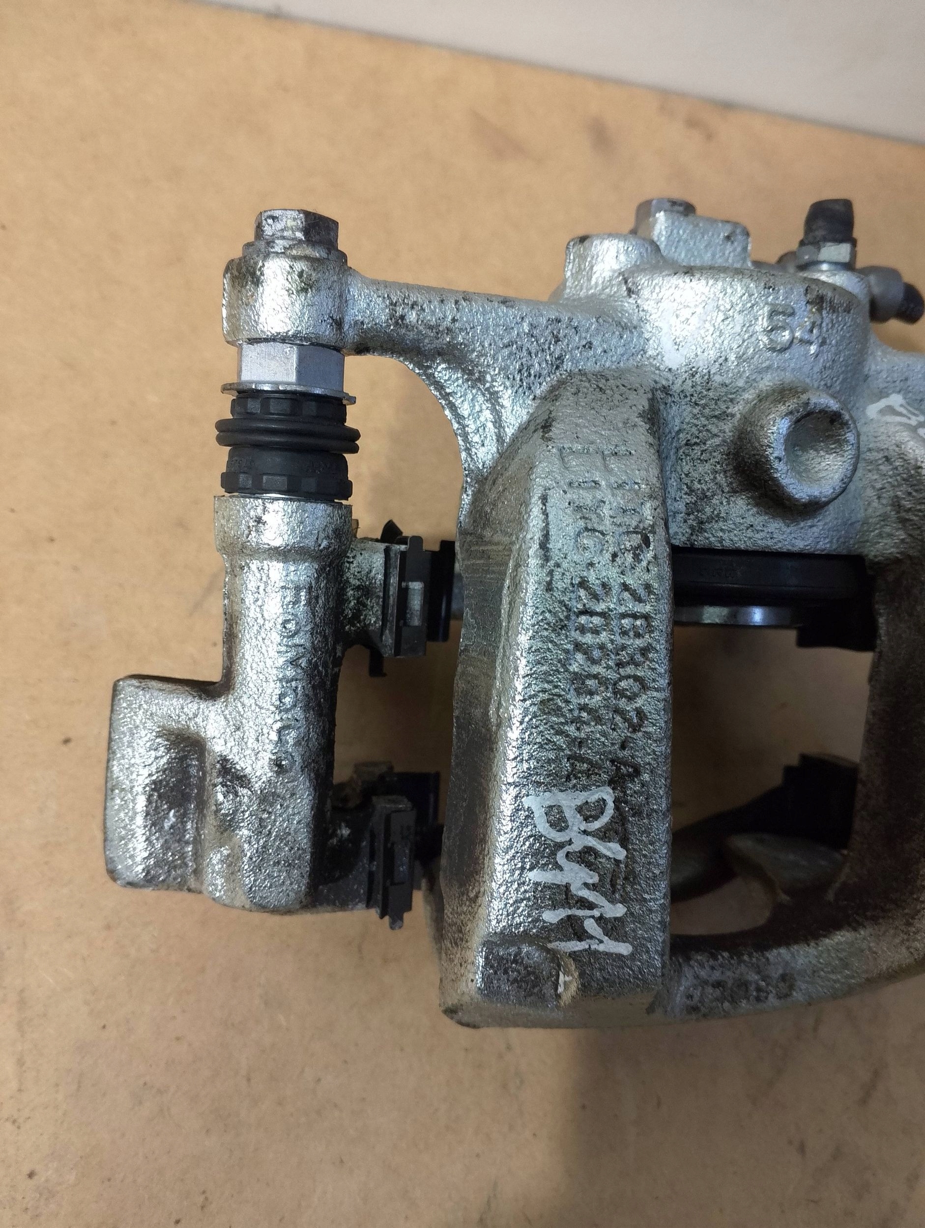 FORD PUMA MK2 II caliper front left front JARZMO L1TC-2B204-A (B411)
