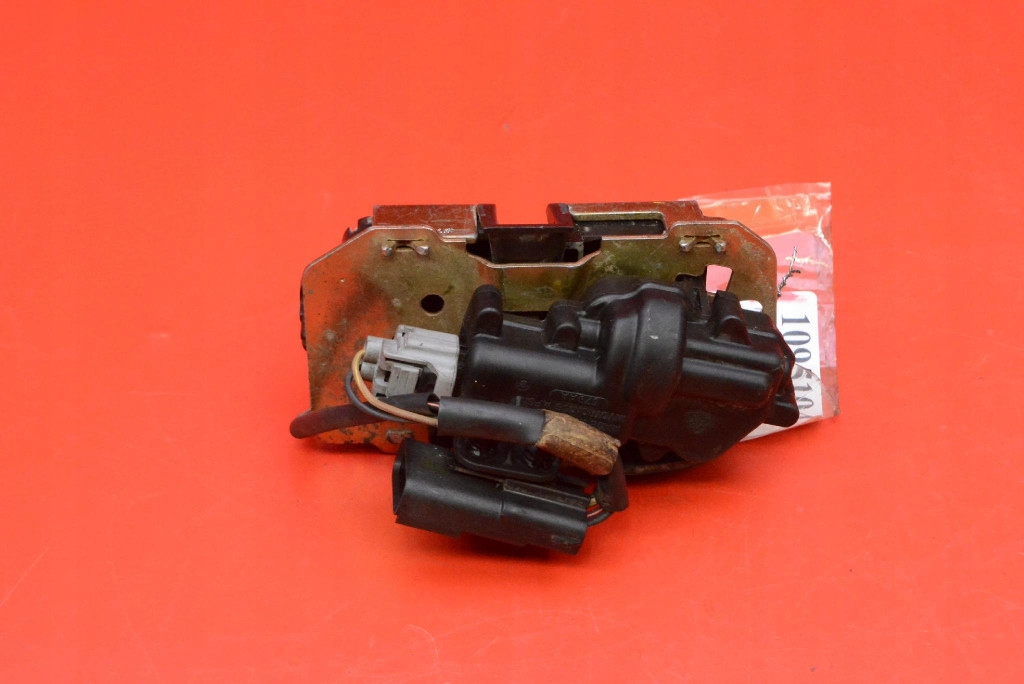 lock bonnet rear part boot DODGE GRAND CARAVAN 4 IV 00-07