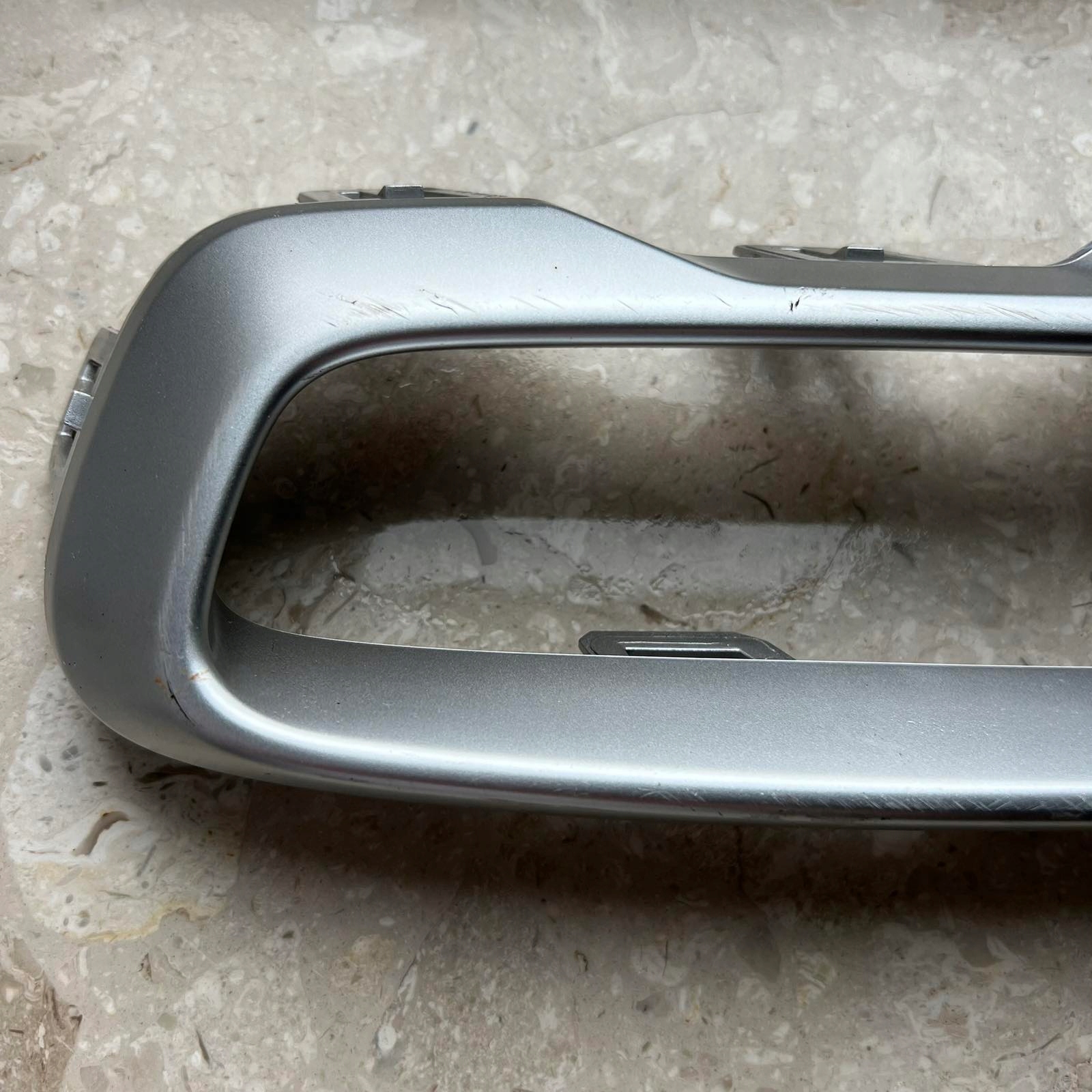 MG HS II 2024-> right chrome spoiler frame for exhaust pipe 11211938