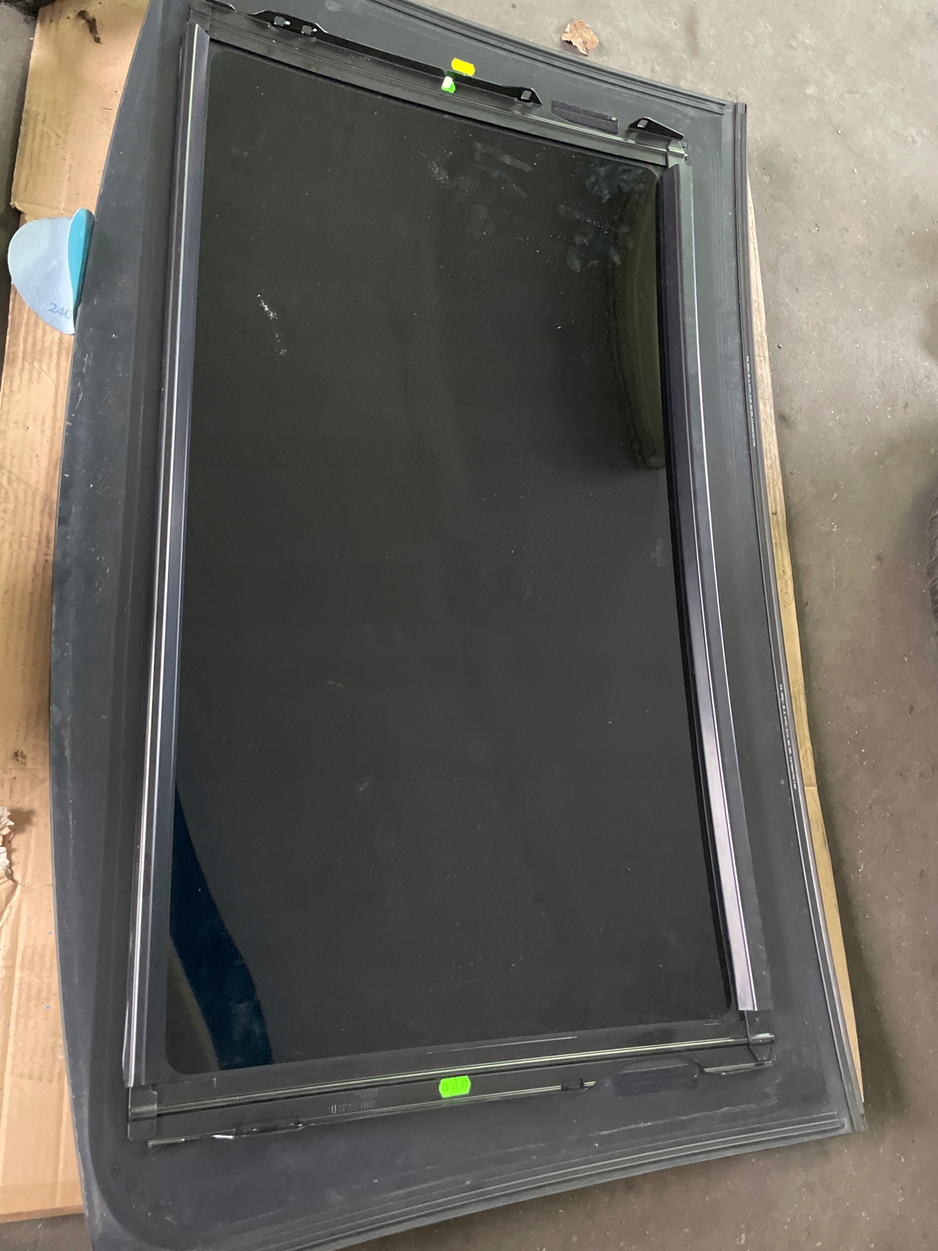 Панорамное стекло на крыше Passat CC 2008