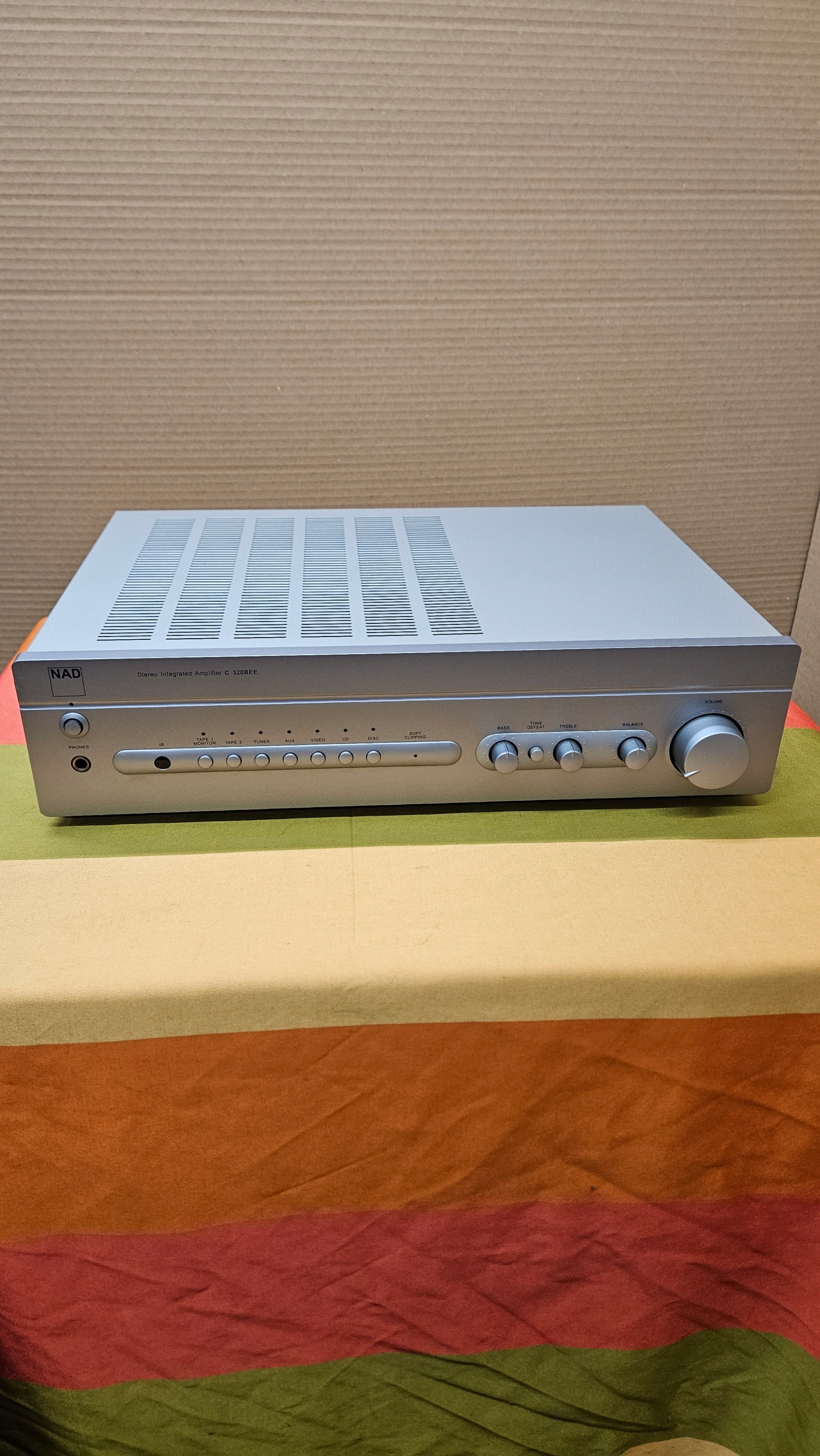 NAD C320BEE - wzmacniacz stereo