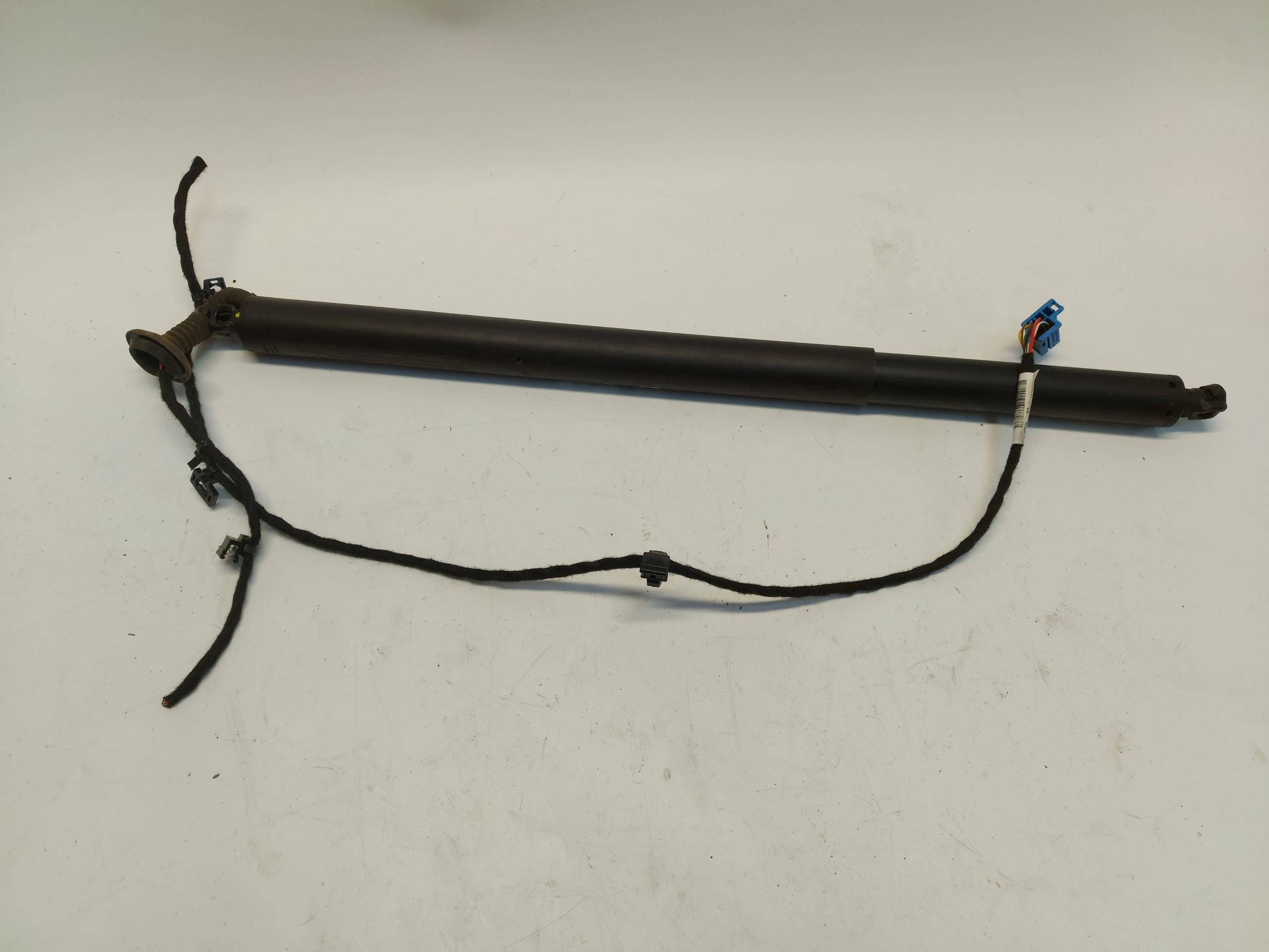 Mercedes w247 B-Classa silowniki bonnet boot kpl. a2478905500