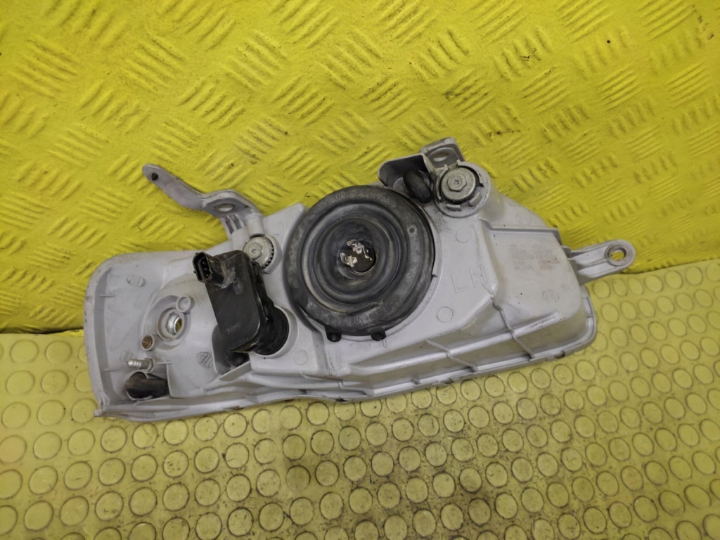 CHEVROLET AVEO T200 REFLEKTOR light left front 0301002029