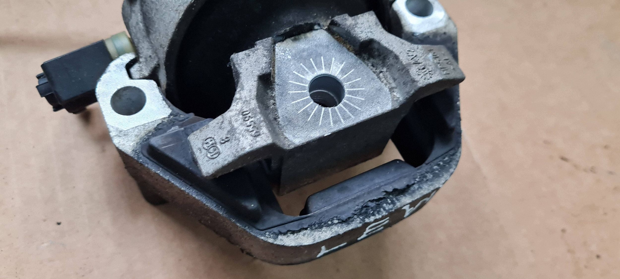 A6 C7 4G engine mount left 3.0 TDI CDU 4G0199381LG A7 4G