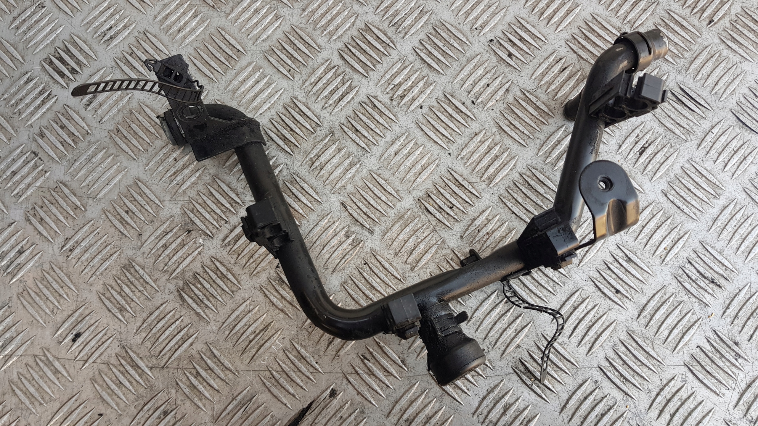 AUDI A4 B6 1.9 TDI MAGISTRALA vode cijev AWX cijev AWX