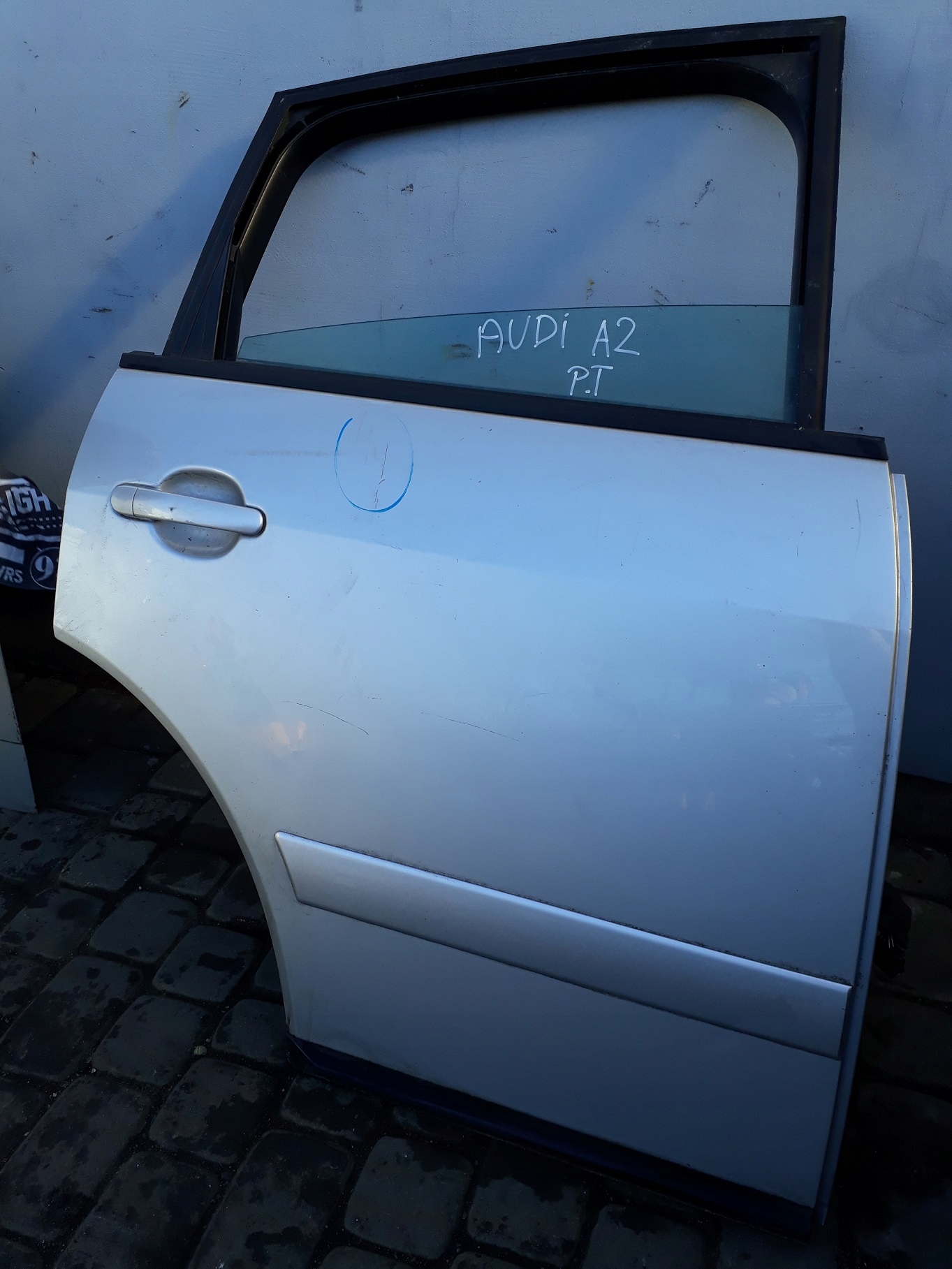 ДВЕРІ ПРАВИЙ ЗАД. AUDI A2