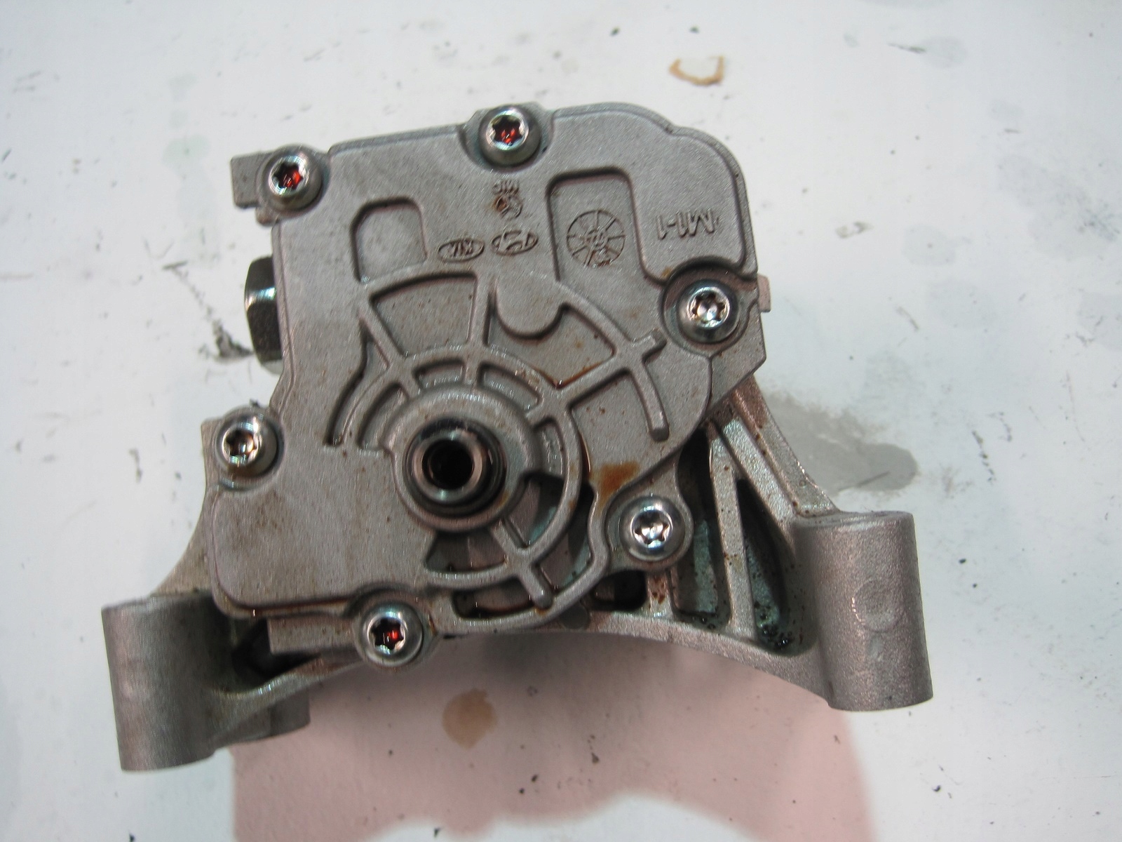 Ölpumpe HYUNDAI TUCSON IV 1,6D 221122U1B2