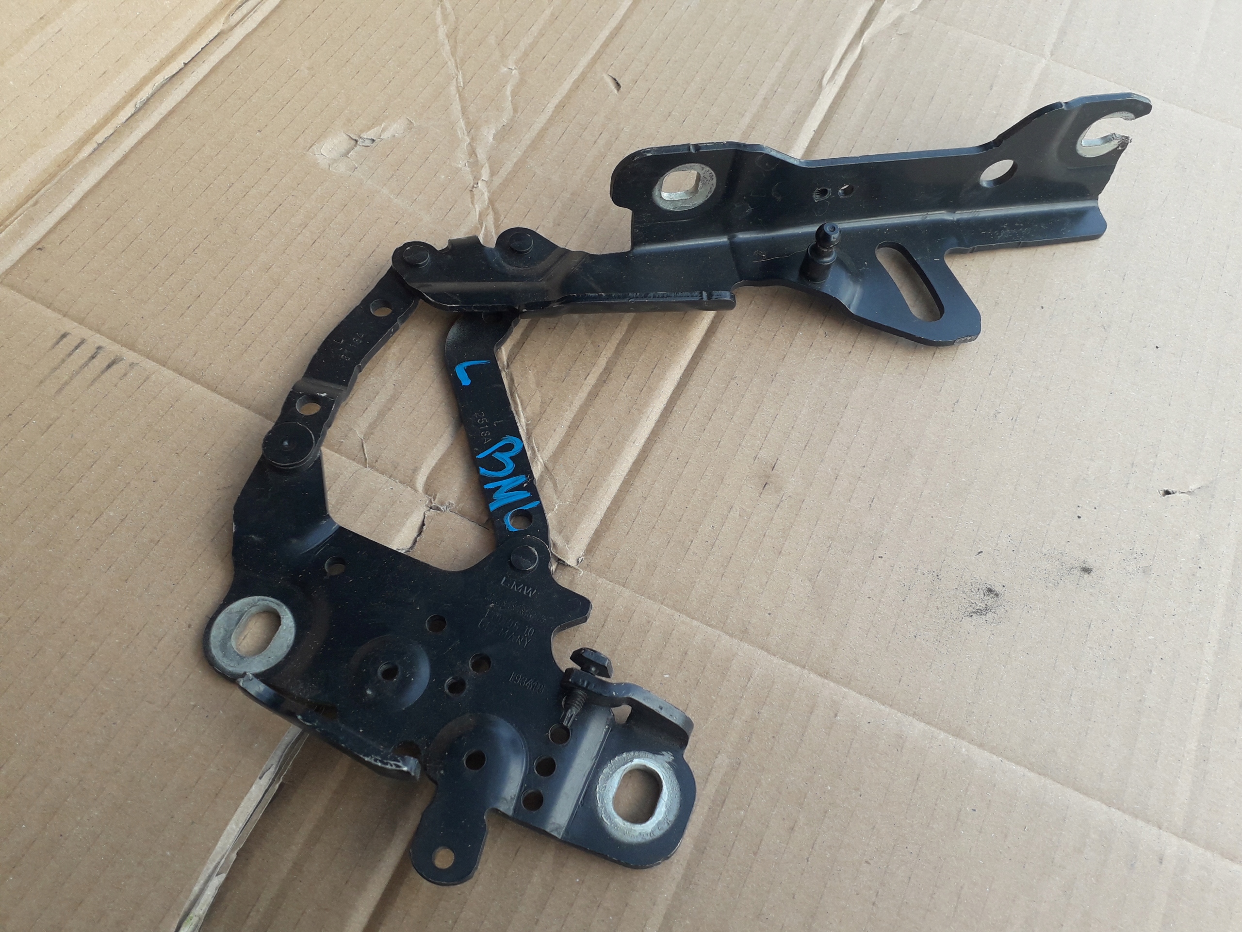 ПЕТЛЯ КАПОТА BMW 3 F30