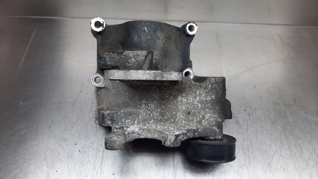 лапа Двигателя kia CARENS II 2.0 04R