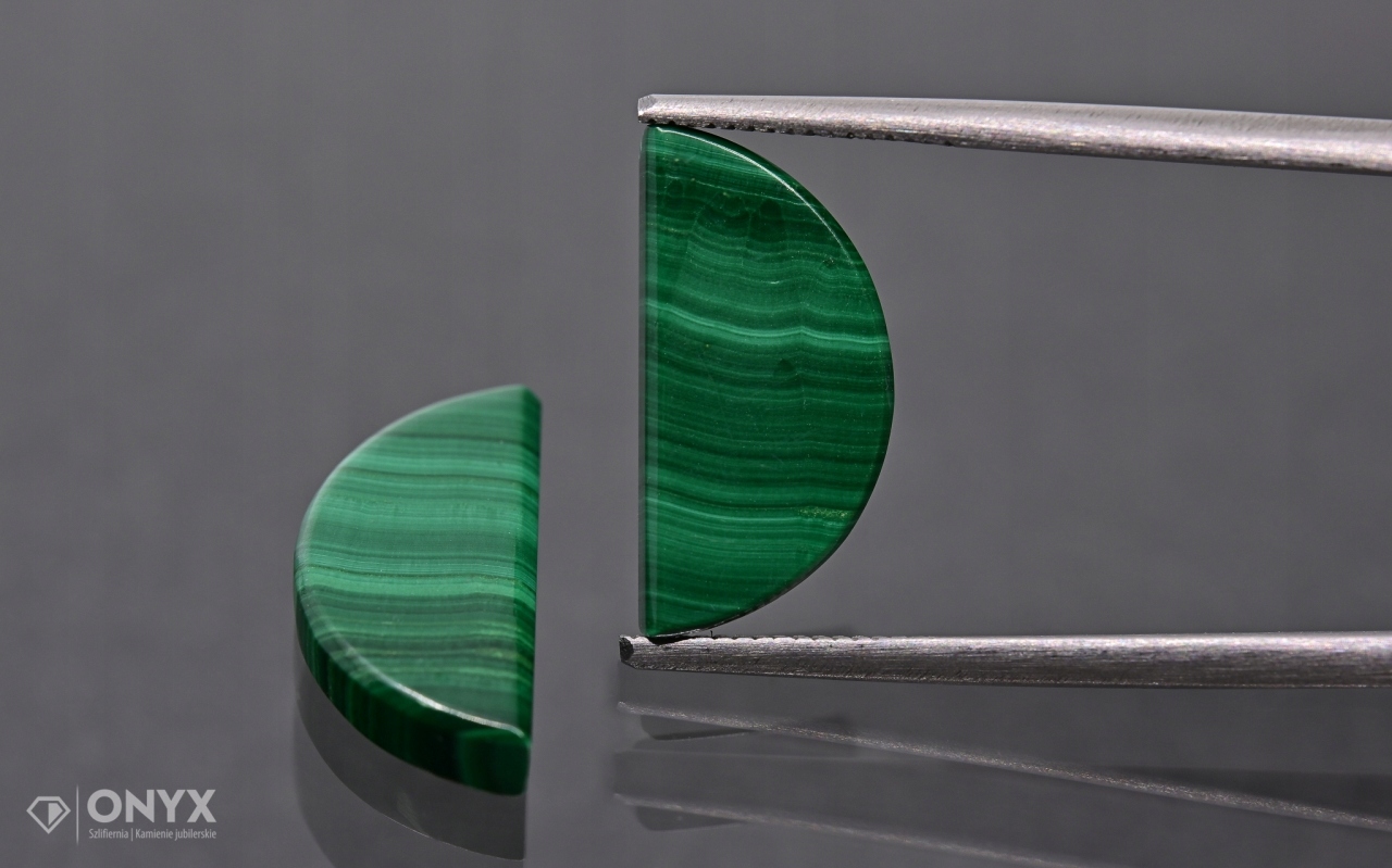 Malachit mělký Para půlkruh 15,5x7,5 mm