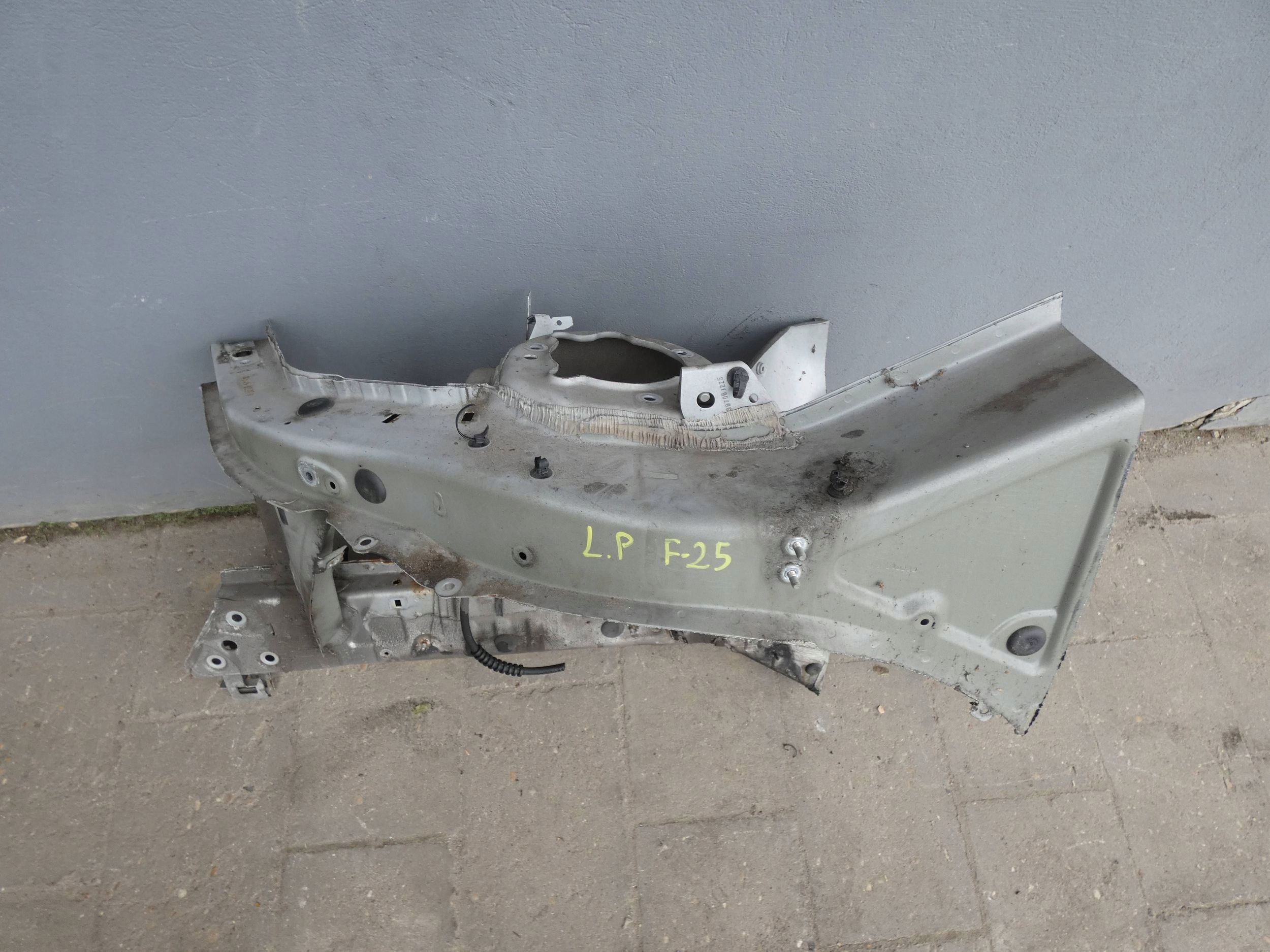 BMW X3 F25 quarter quarter left front front left