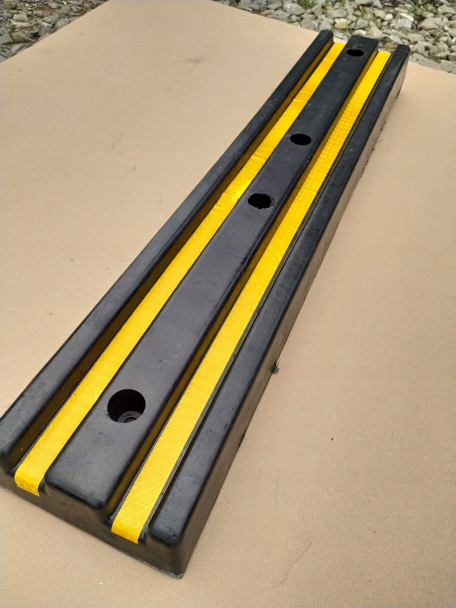 Odboje gumowe do ramp przeładunkowych 85/200/1000mm Stan opakowania oryginalne