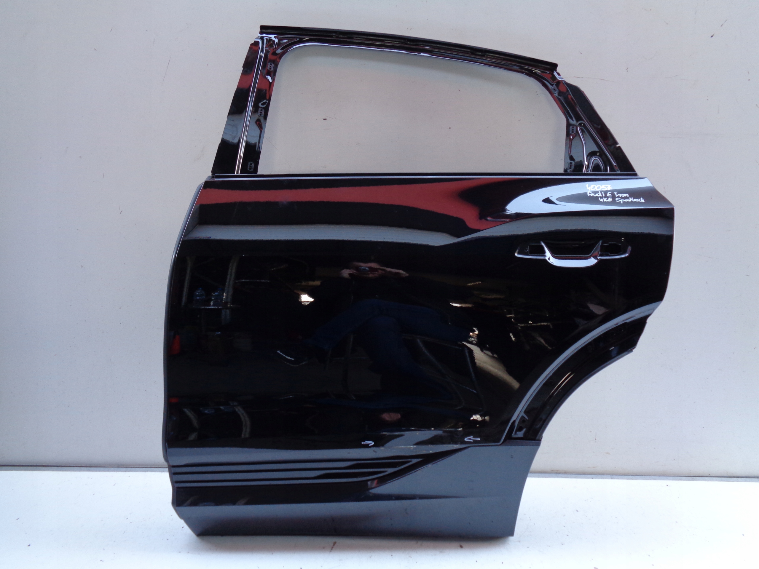 DRZWI LEWE TYLNE AUDI E-TRON 4KE SPORTBACK NR 40057