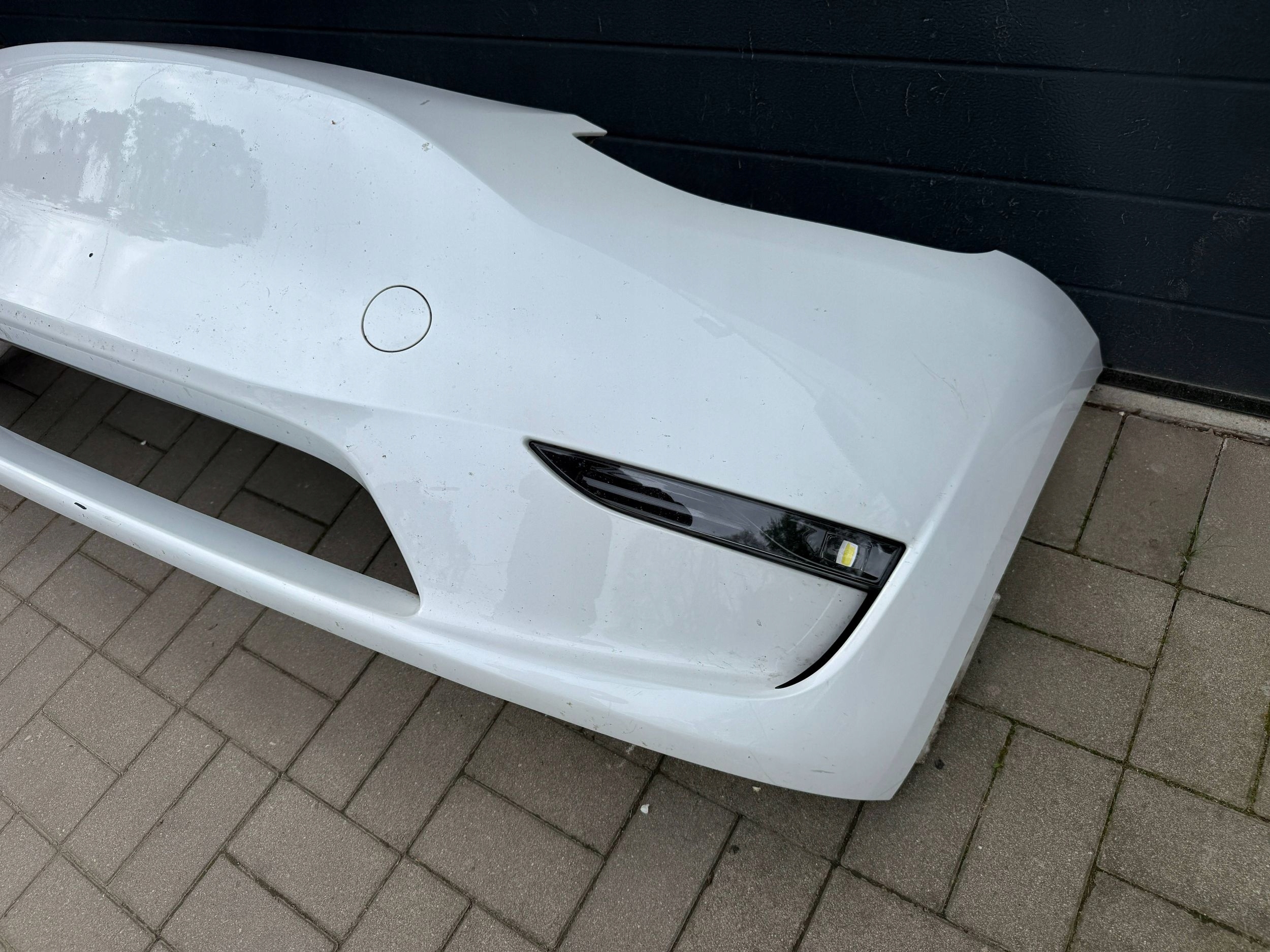Tesla Model Y 20- bumper front front