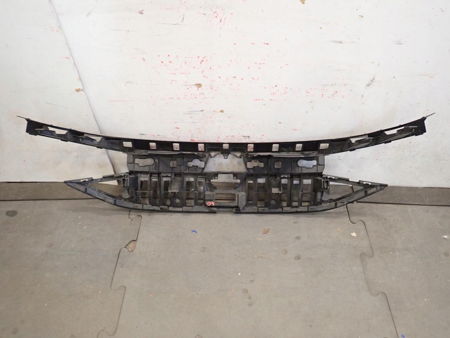 pillar of a bumper VW ID4 2020- 11A807231