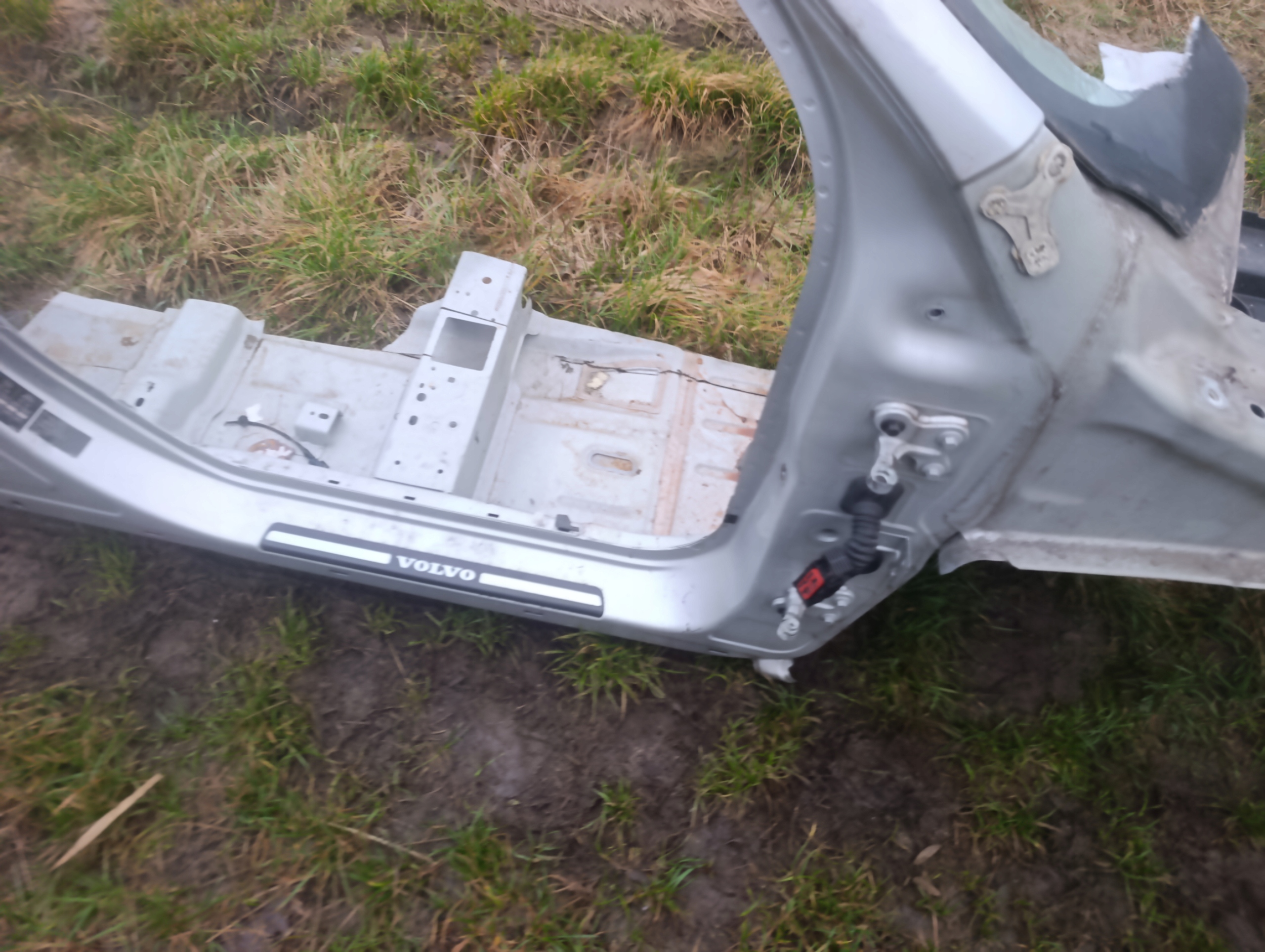 quarter right front right front threshold VOLVO V60 and S60 II