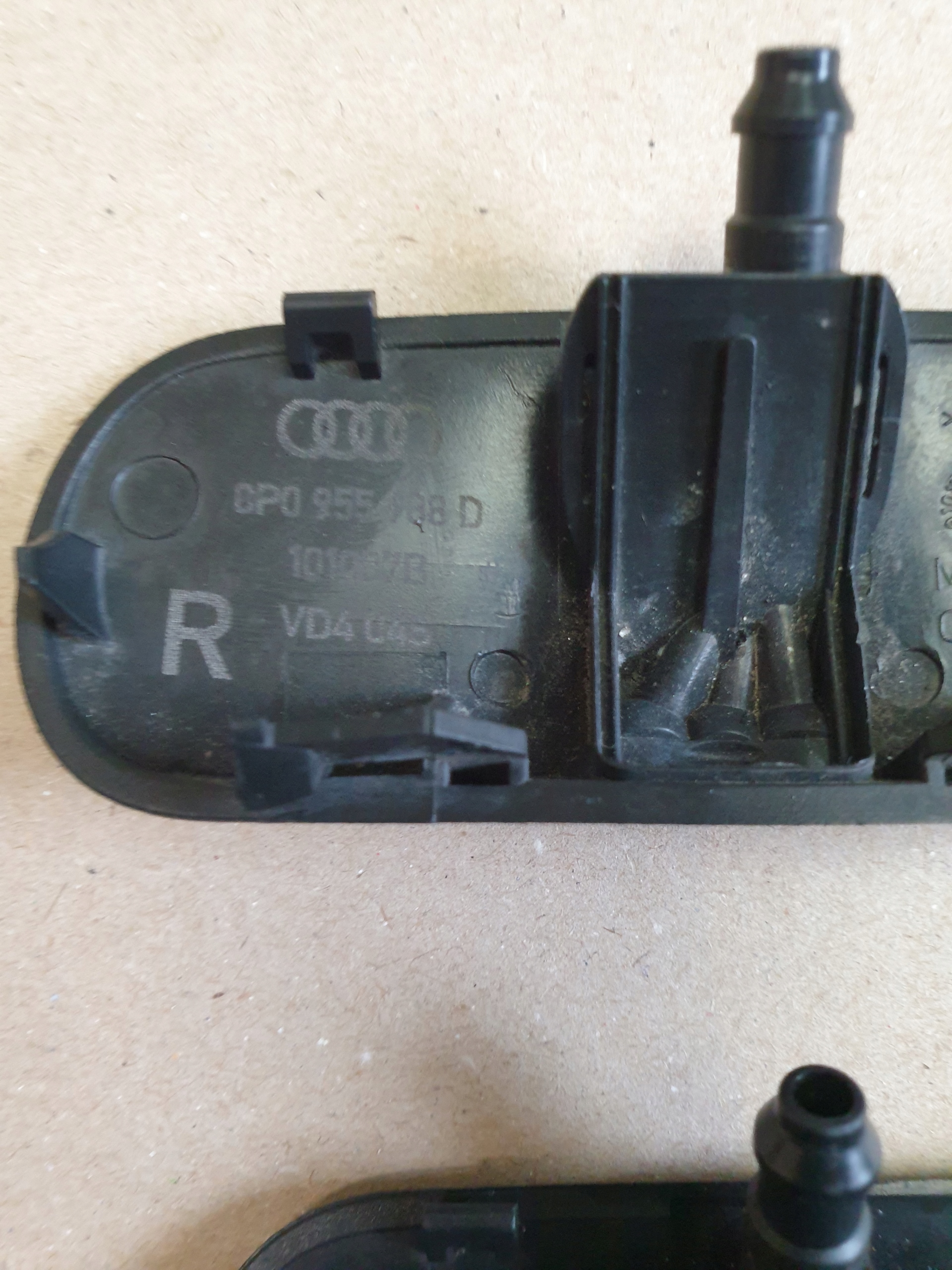 DYSZA of the washer windows front right AUDI A3 8P OE EU