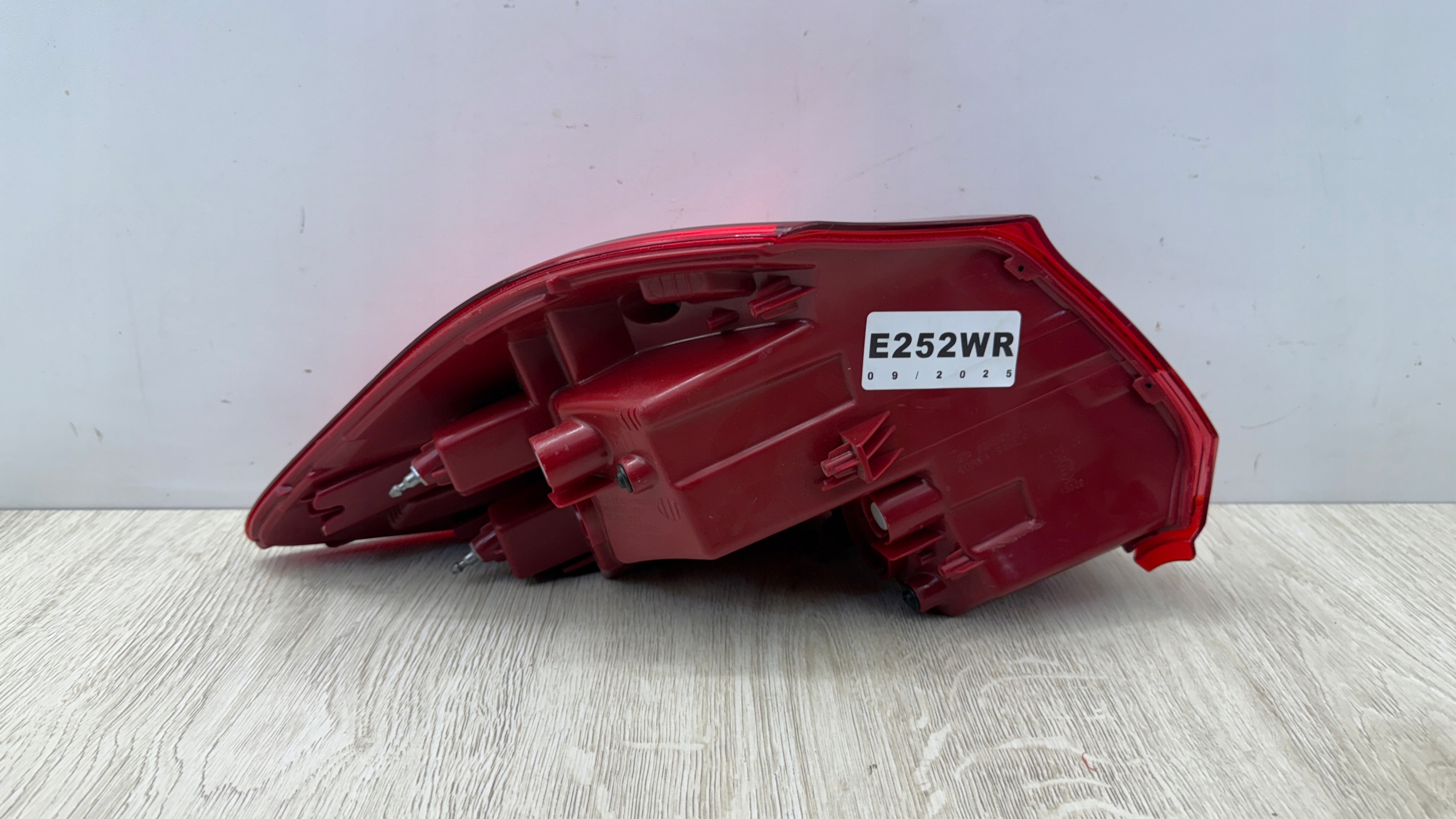 KIA CEED 2 II HTB 2012-2017 ROK right light rear part 92402-A20 E252WR